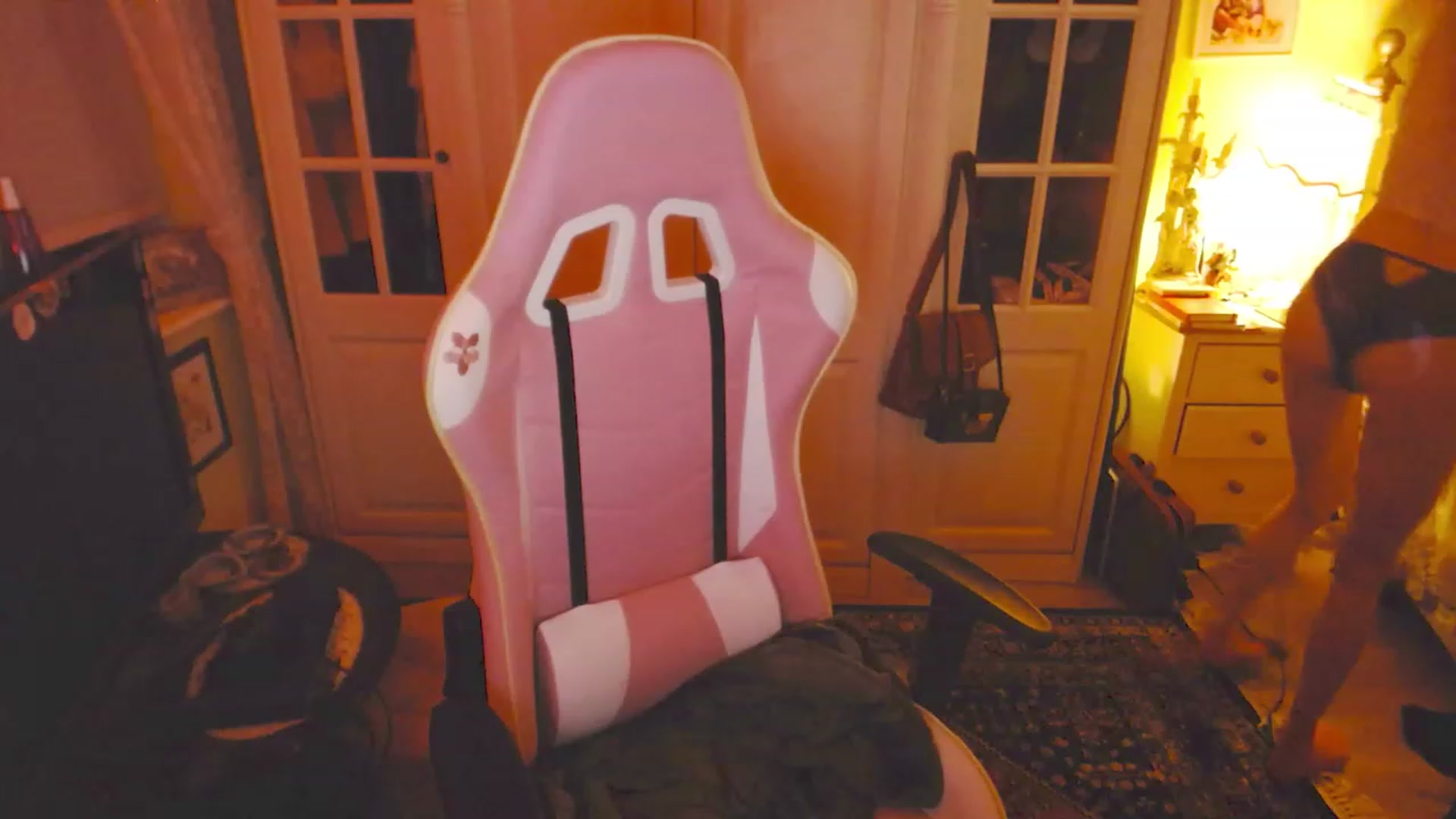 Gallery image thumbnail from viola__'s myfreecams stream on, 03/09/2023, 21:09 image 11 of 20