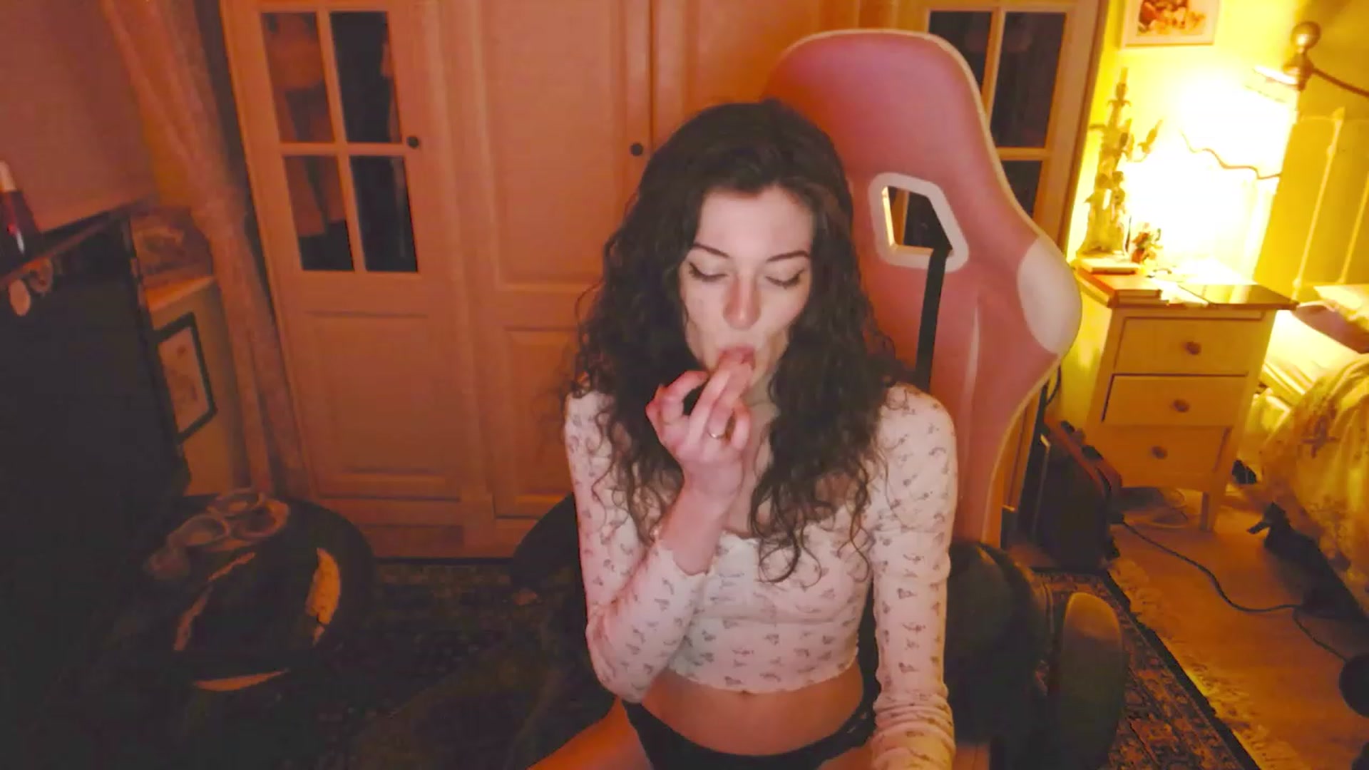 Gallery image thumbnail from viola__'s myfreecams stream on, 03/09/2023, 21:09 image 2 of 20