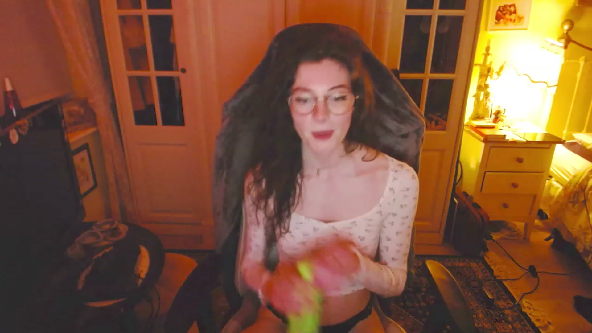 Gallery image thumbnail from viola__'s myfreecams stream on, 03/09/2023, 21:09 image 20 of 20