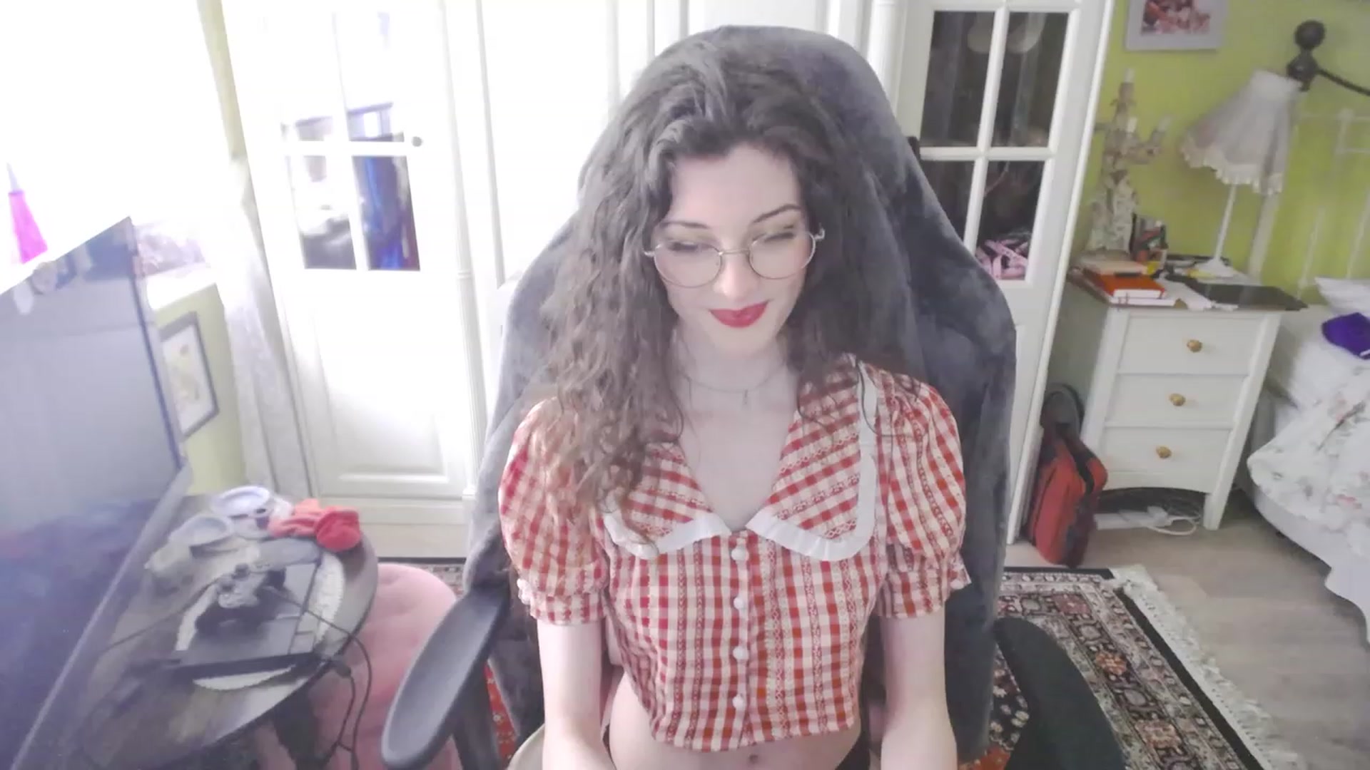Gallery image thumbnail from viola__'s myfreecams stream on, 03/10/2023, 17:30 image 8 of 20