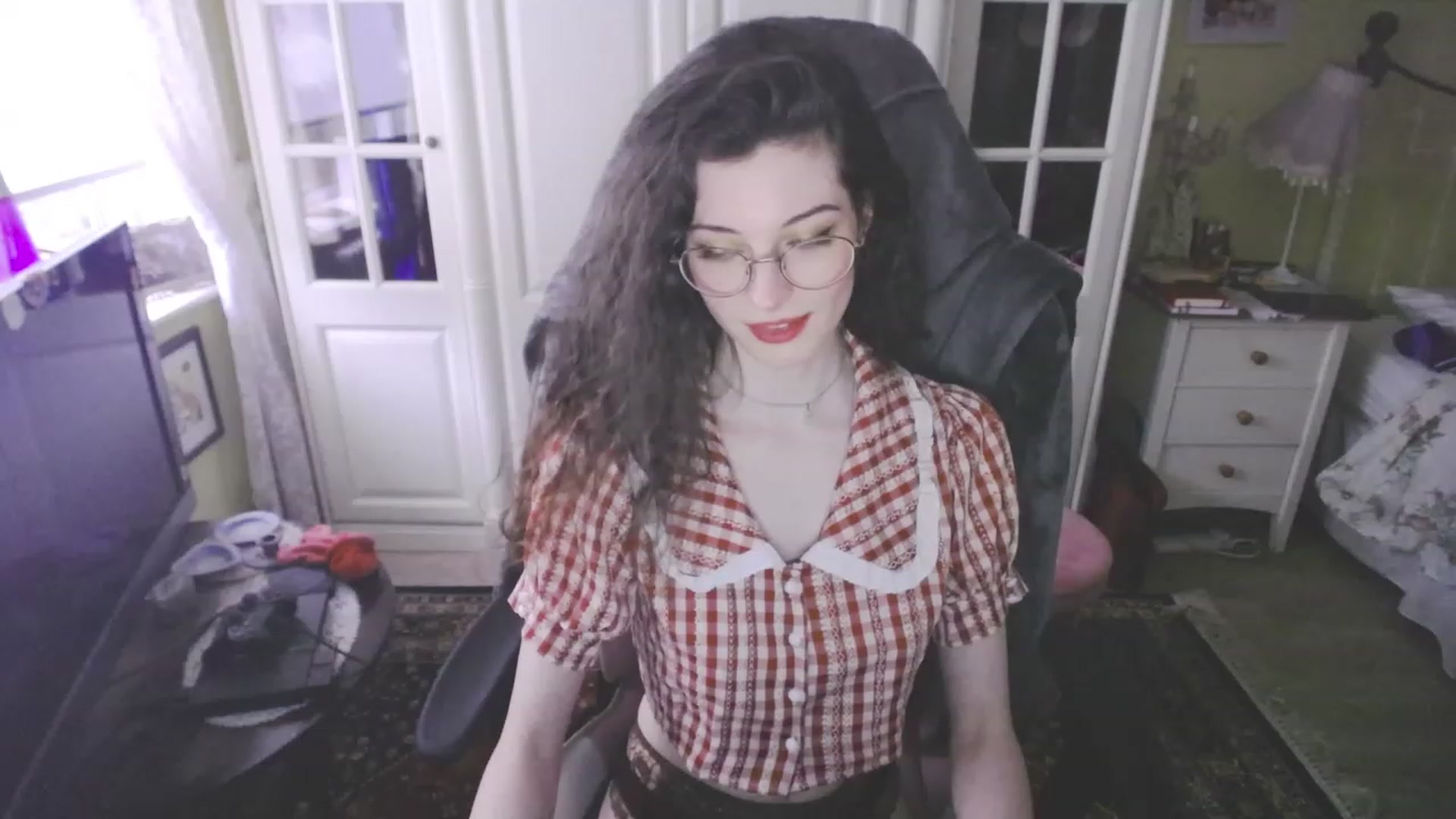 Gallery image thumbnail from viola__'s myfreecams stream on, 03/10/2023, 17:58 image 11 of 20