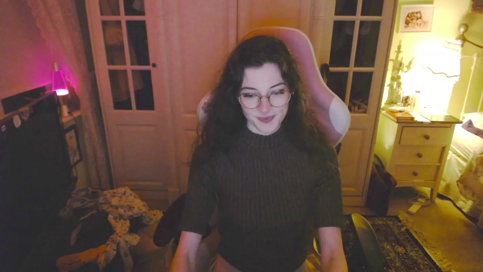 Gallery image thumbnail from viola__'s myfreecams stream on, 03/15/2023, 21:42 image 16 of 20