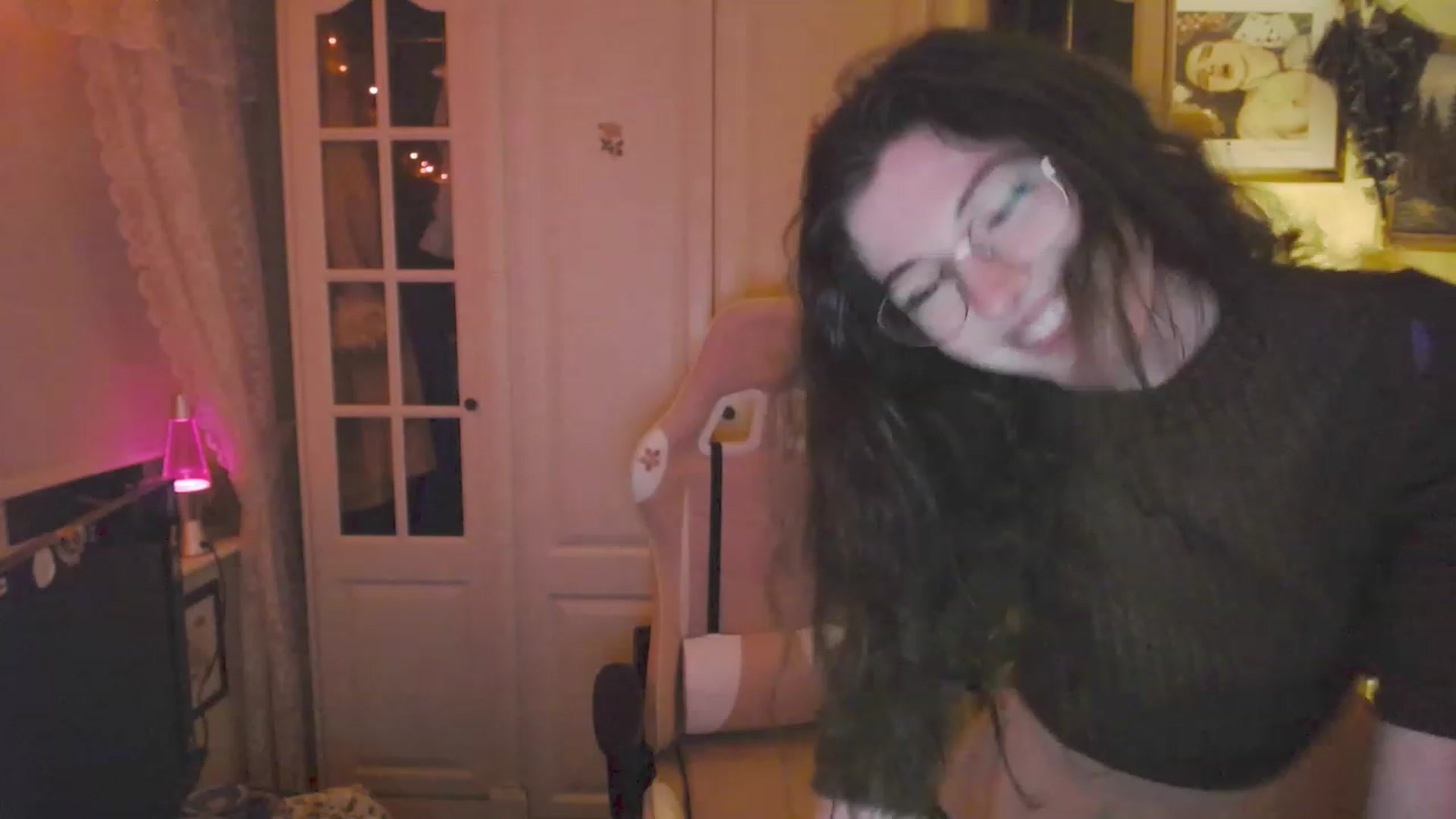 Gallery image thumbnail from viola__'s myfreecams stream on, 03/15/2023, 21:42 image 14 of 20