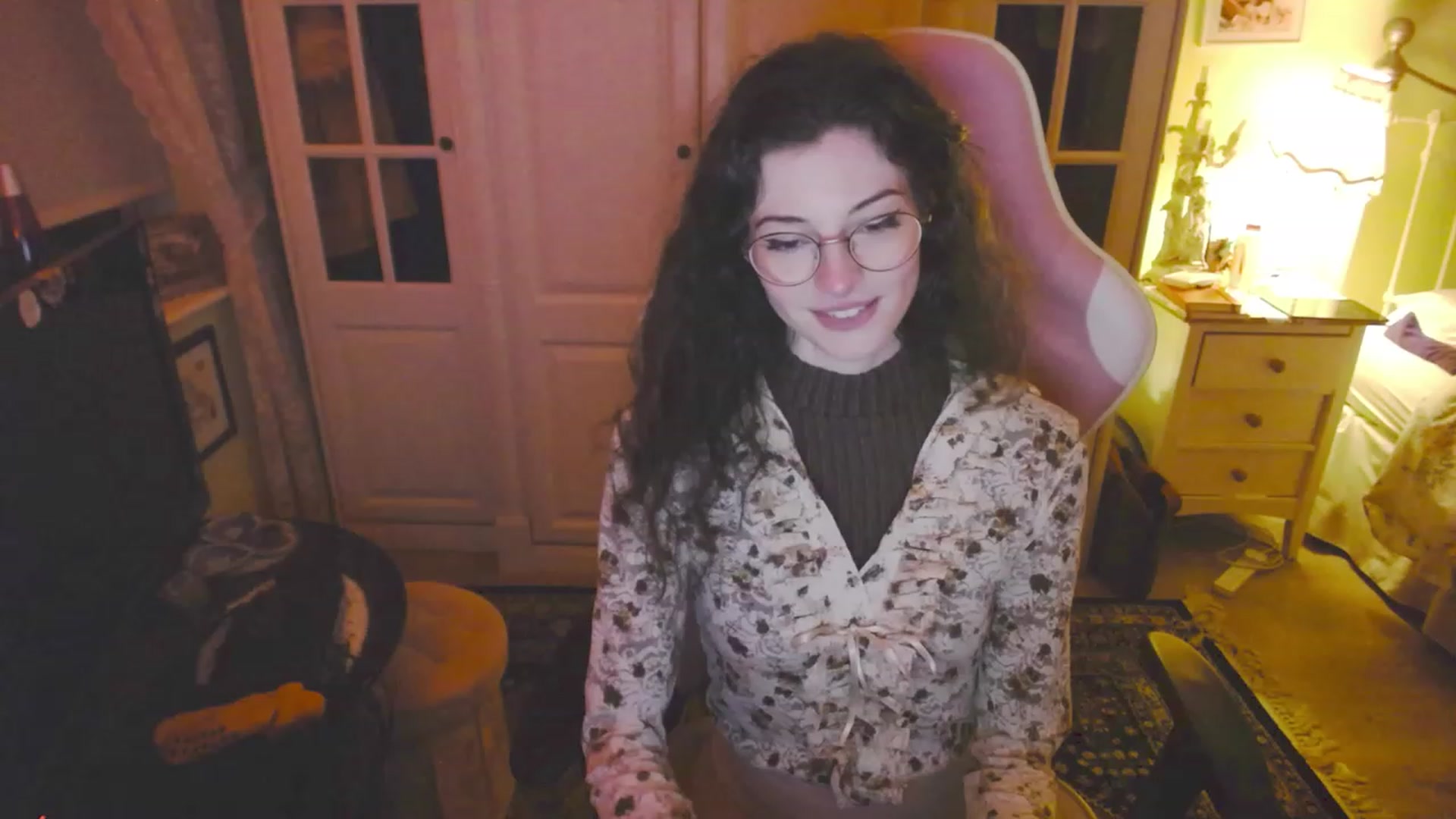 Gallery image thumbnail from viola__'s myfreecams stream on, 03/15/2023, 21:42 image 4 of 20