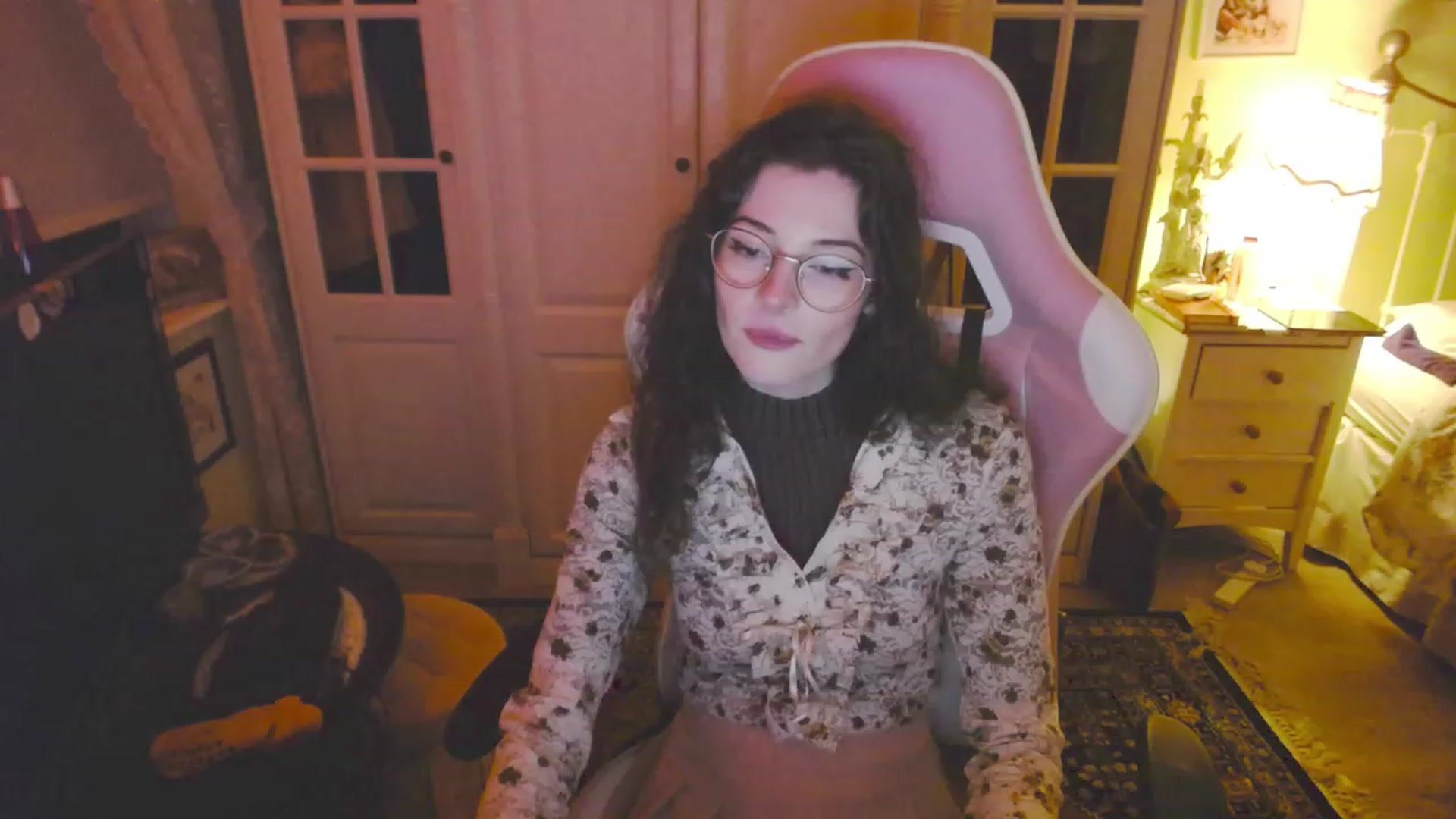 Gallery image thumbnail from viola__'s myfreecams stream on, 03/15/2023, 21:42 image 10 of 20