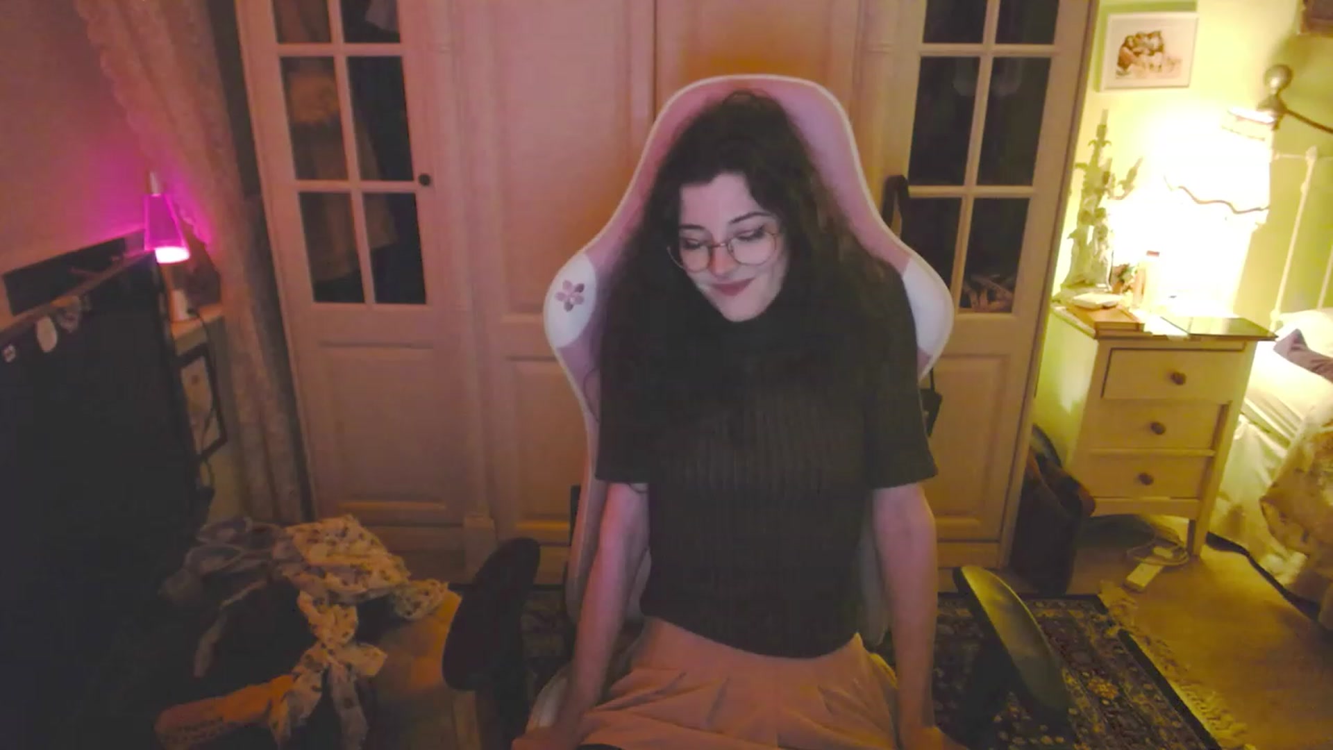 Gallery image thumbnail from viola__'s myfreecams stream on, 03/15/2023, 21:42 image 15 of 20