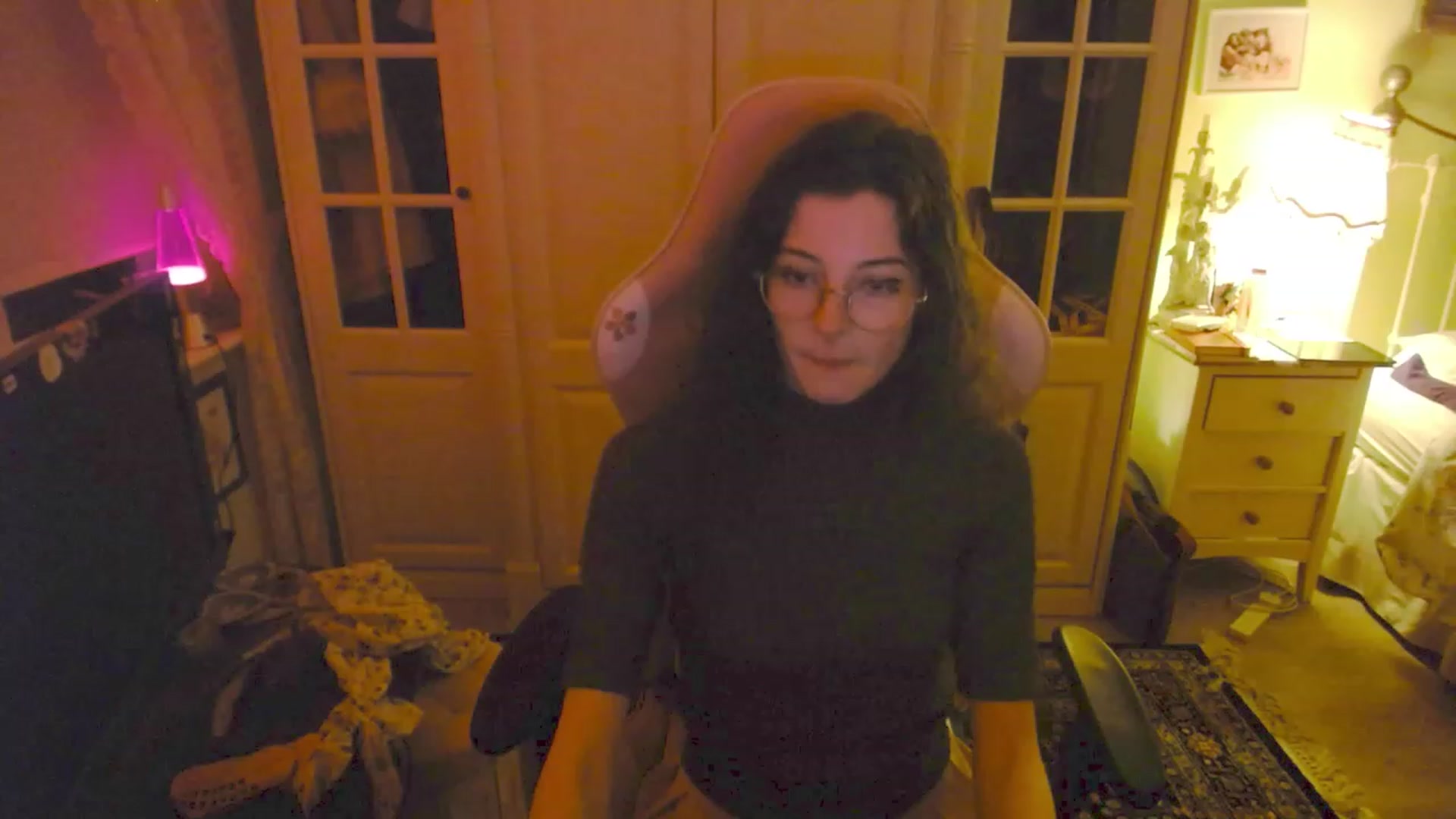 Gallery image thumbnail from viola__'s myfreecams stream on, 03/15/2023, 21:42 image 17 of 20