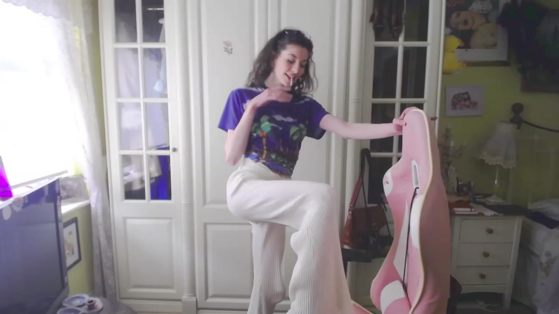 Gallery image thumbnail from viola__'s myfreecams stream on, 03/16/2023, 15:40 image 6 of 20