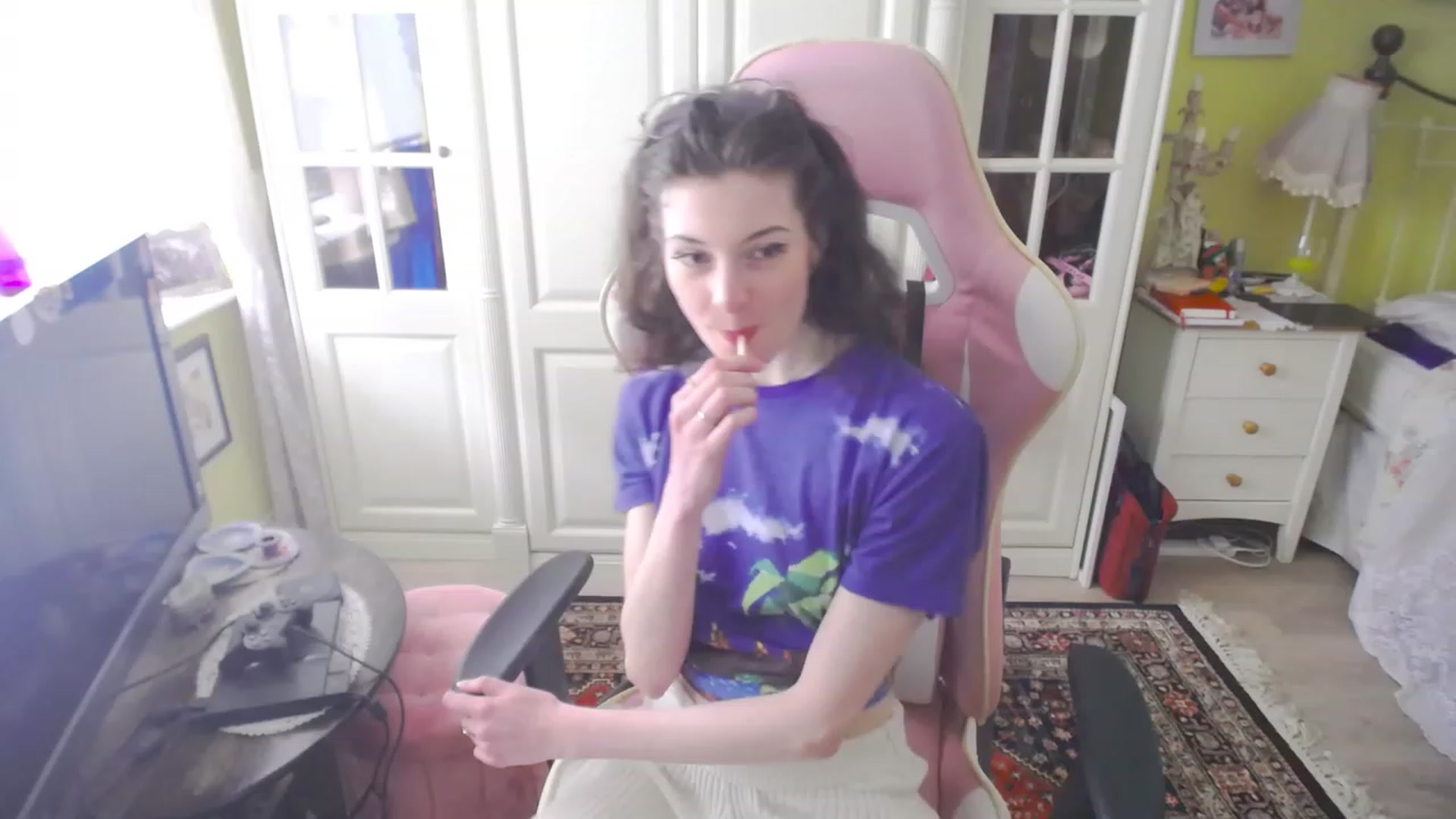 Gallery image thumbnail from viola__'s myfreecams stream on, 03/16/2023, 15:40 image 4 of 20