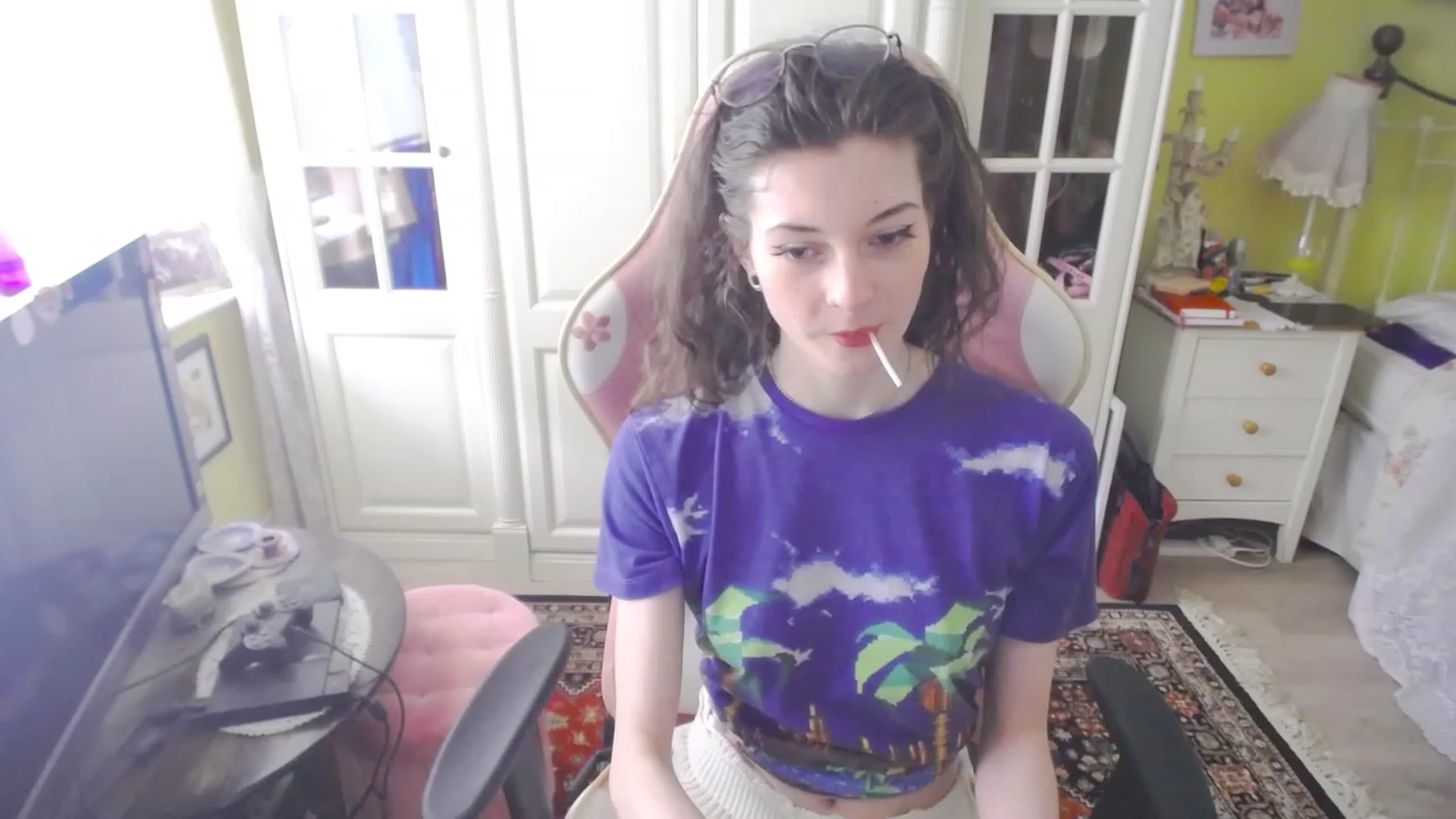 Gallery image thumbnail from viola__'s myfreecams stream on, 03/16/2023, 15:40 image 2 of 20