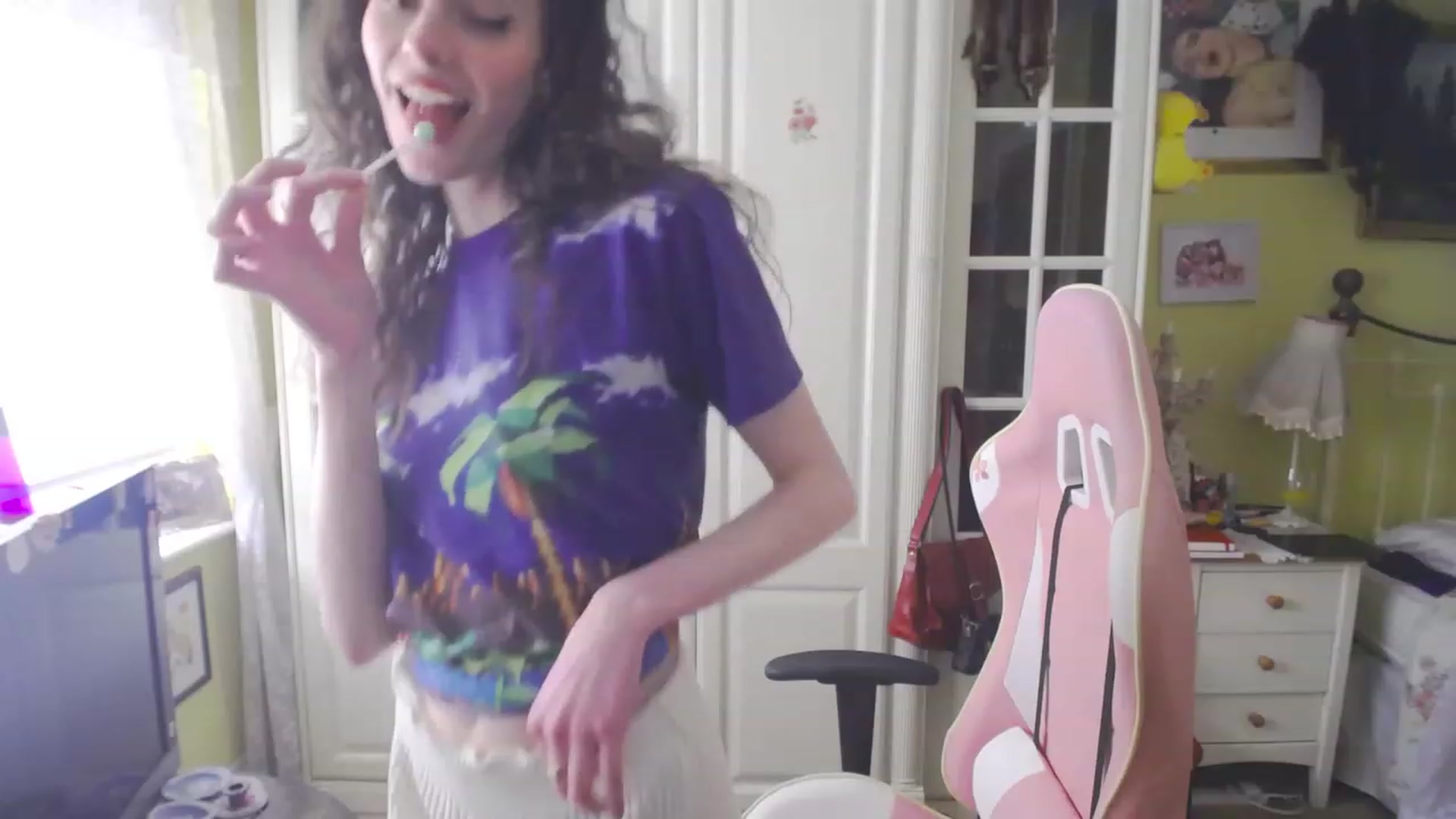 Gallery image thumbnail from viola__'s myfreecams stream on, 03/16/2023, 15:40 image 7 of 20