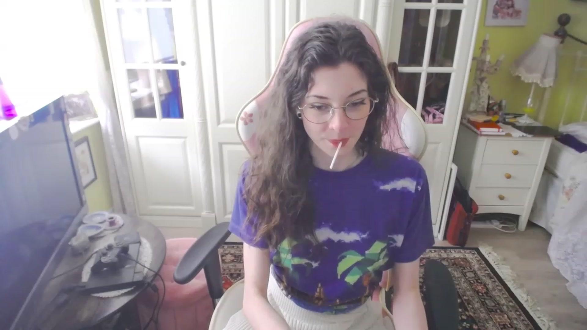 Gallery image thumbnail from viola__'s myfreecams stream on, 03/16/2023, 15:40 image 16 of 20