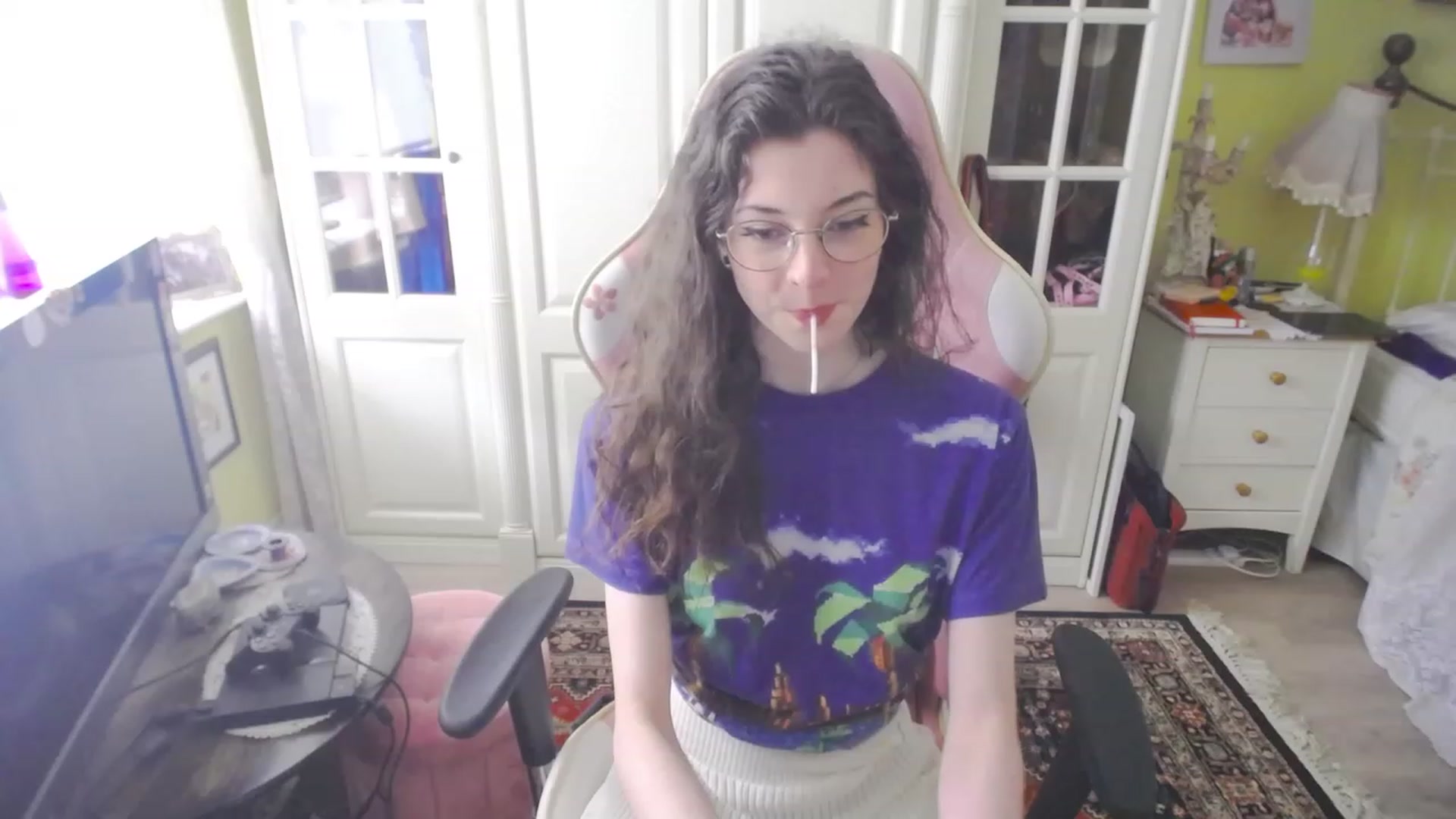Gallery image thumbnail from viola__'s myfreecams stream on, 03/16/2023, 15:40 image 17 of 20