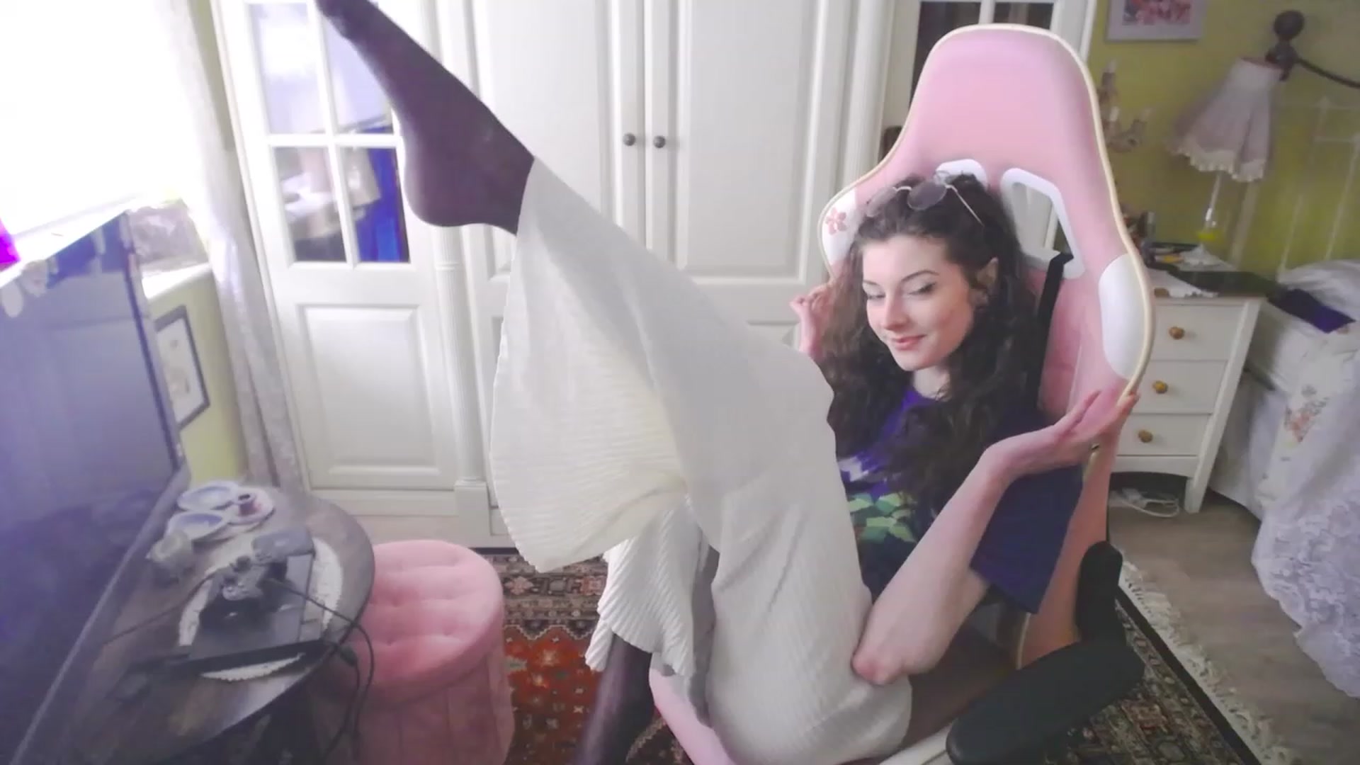 Gallery image thumbnail from viola__'s myfreecams stream on, 03/16/2023, 16:32 image 12 of 20