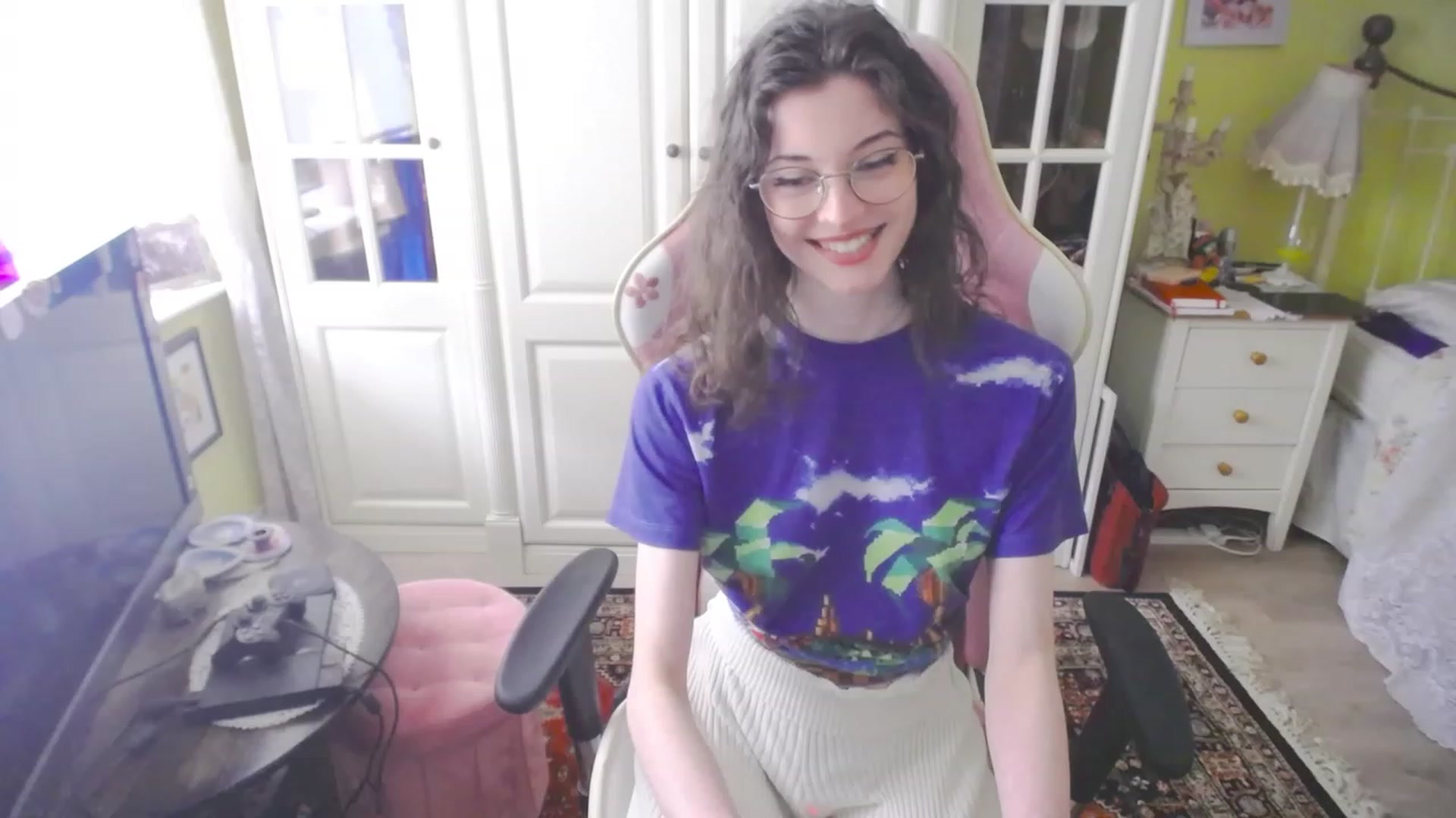 Gallery image thumbnail from viola__'s myfreecams stream on, 03/16/2023, 16:32 image 1 of 20
