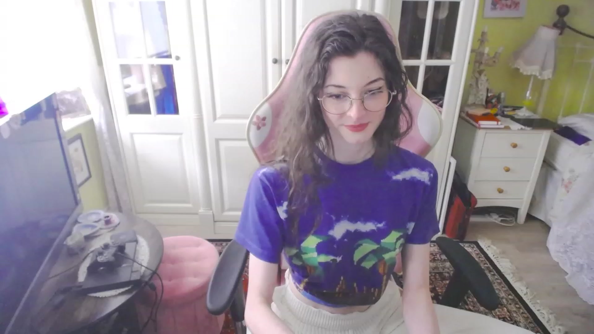 Gallery image thumbnail from viola__'s myfreecams stream on, 03/16/2023, 16:32 image 16 of 20