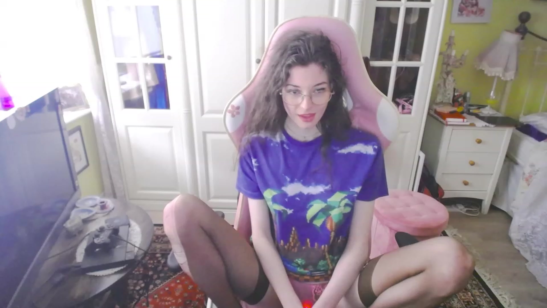 Gallery image thumbnail from viola__'s myfreecams stream on, 03/16/2023, 17:51 image 18 of 20