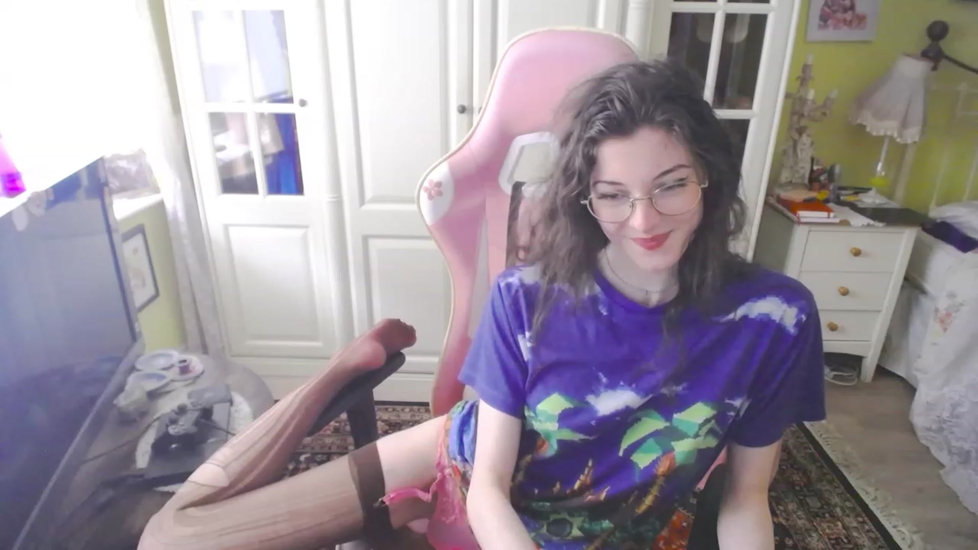 Gallery image thumbnail from viola__'s myfreecams stream on, 03/16/2023, 17:51 image 17 of 20