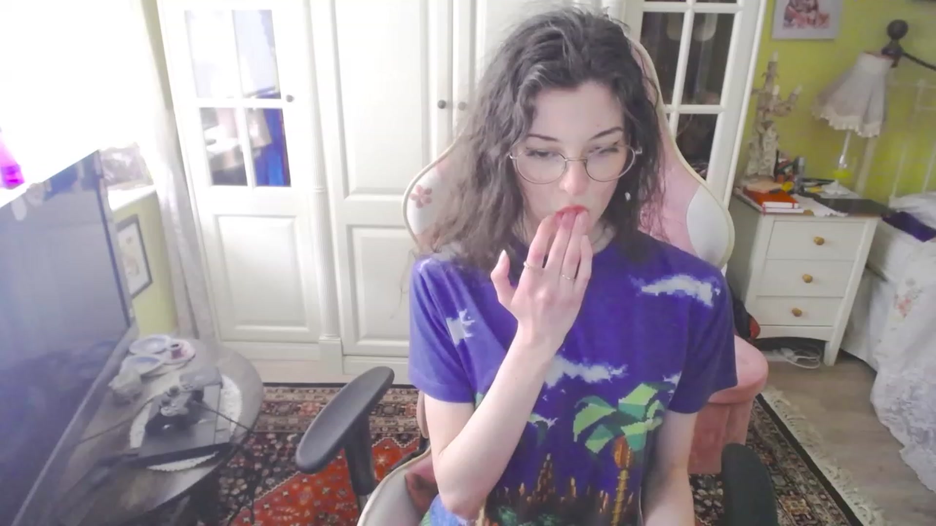 Gallery image thumbnail from viola__'s myfreecams stream on, 03/16/2023, 17:51 image 15 of 20