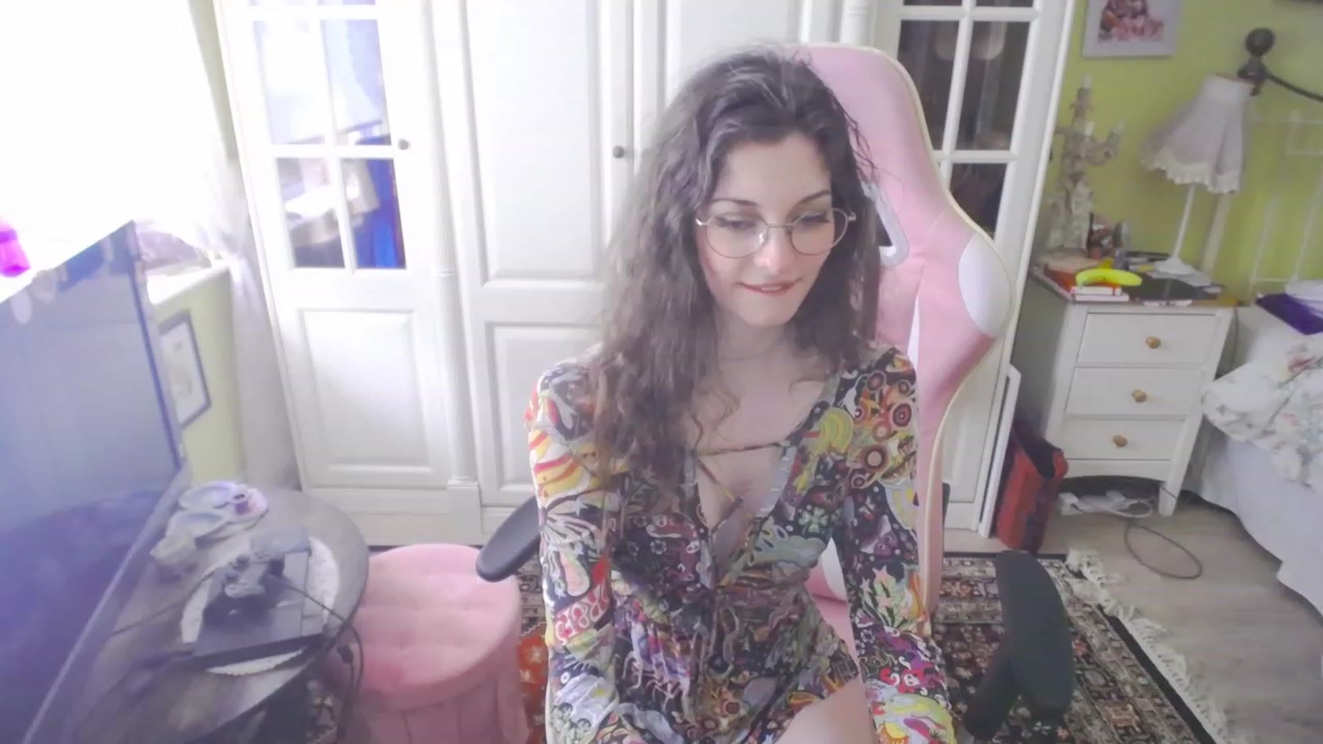 Gallery image thumbnail from viola__'s myfreecams stream on, 03/17/2023, 16:39 image 15 of 20