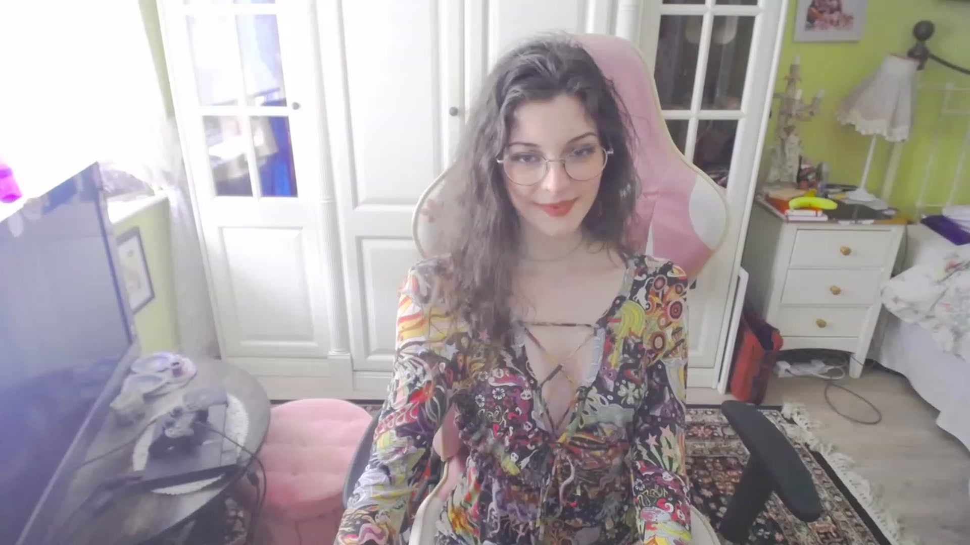 Gallery image thumbnail from viola__'s myfreecams stream on, 03/17/2023, 16:39 image 18 of 20