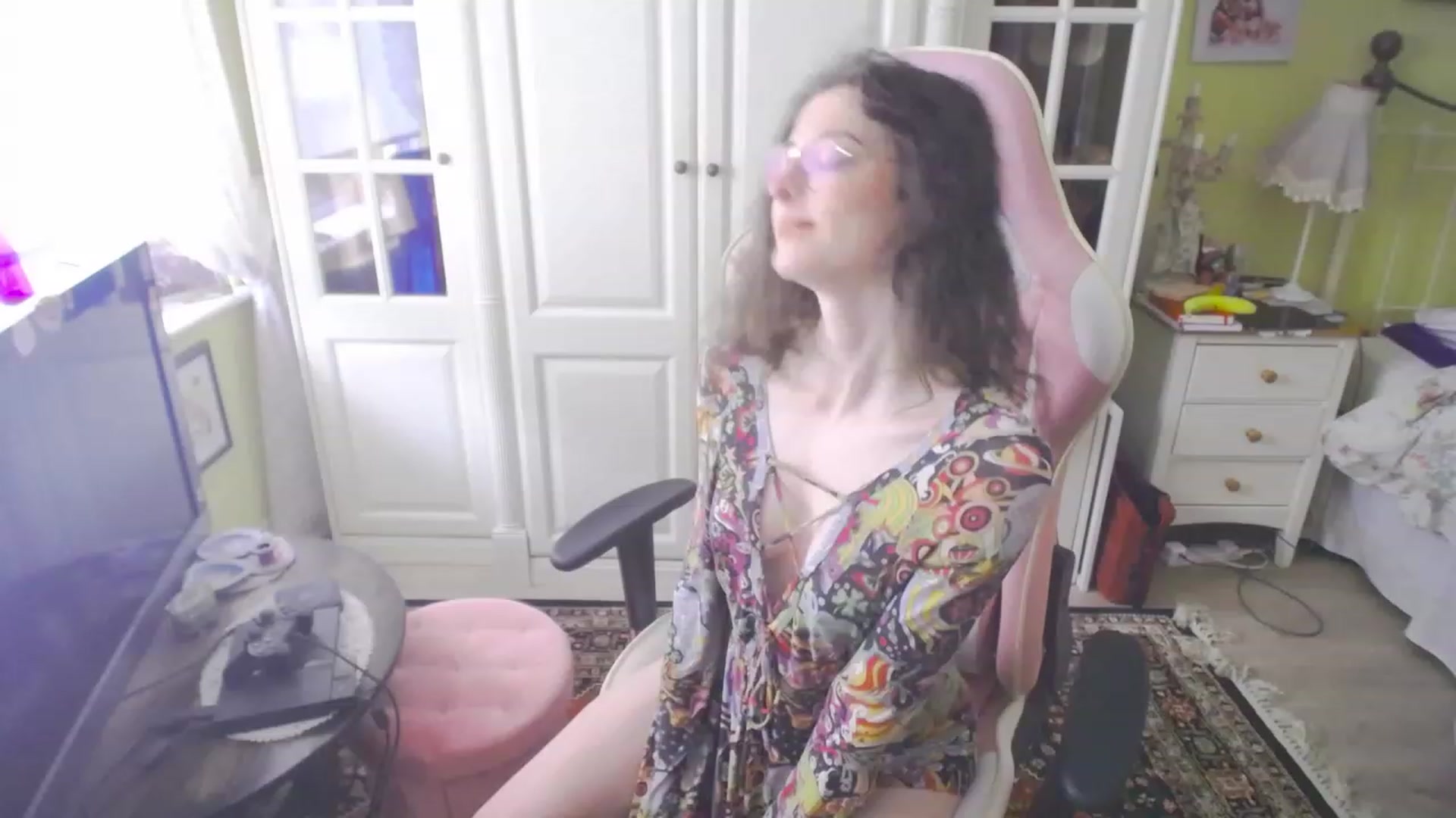 Gallery image thumbnail from viola__'s myfreecams stream on, 03/17/2023, 16:39 image 9 of 20