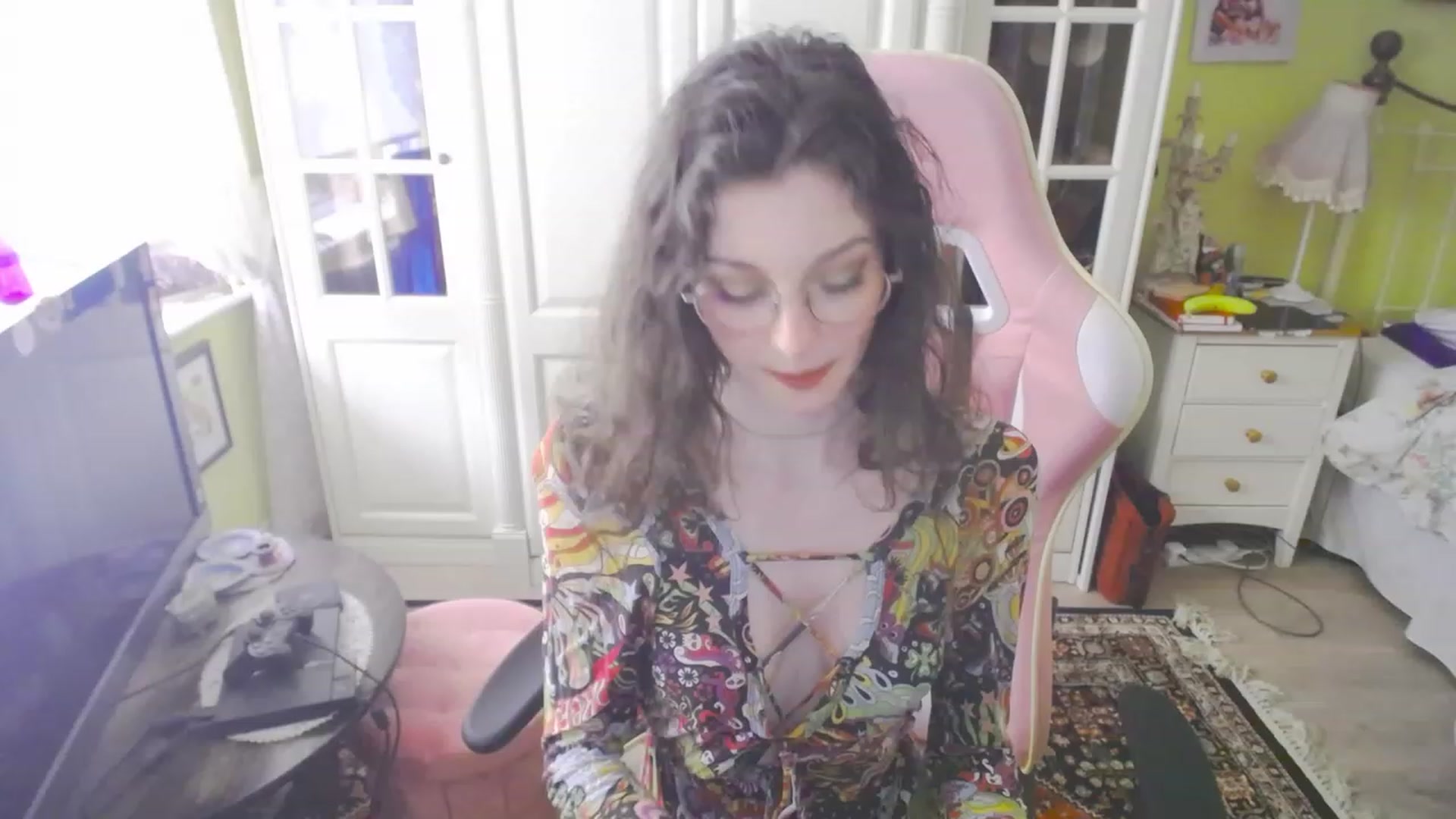 Gallery image thumbnail from viola__'s myfreecams stream on, 03/17/2023, 16:39 image 2 of 20