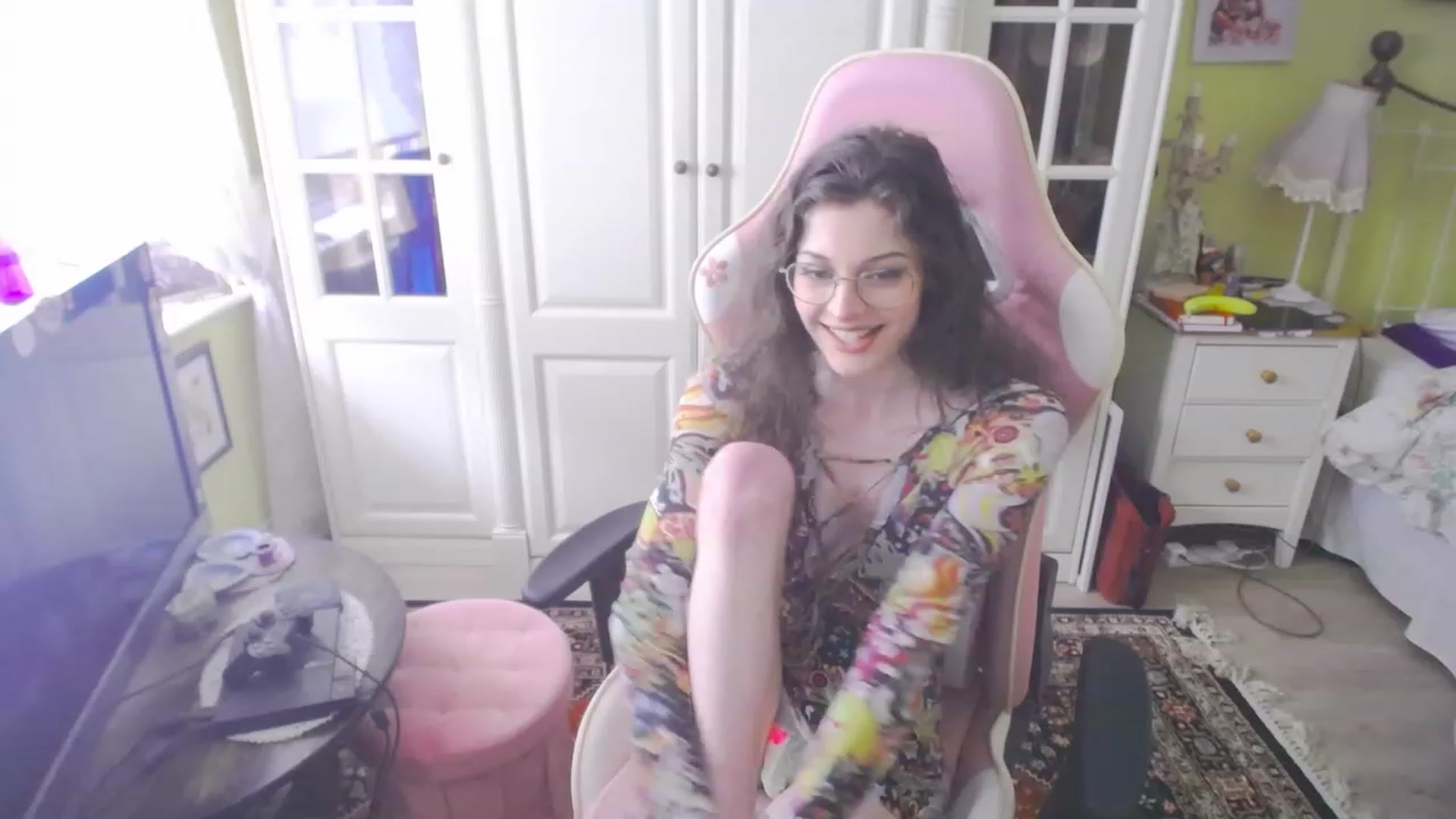 Gallery image thumbnail from viola__'s myfreecams stream on, 03/17/2023, 16:39 image 12 of 20