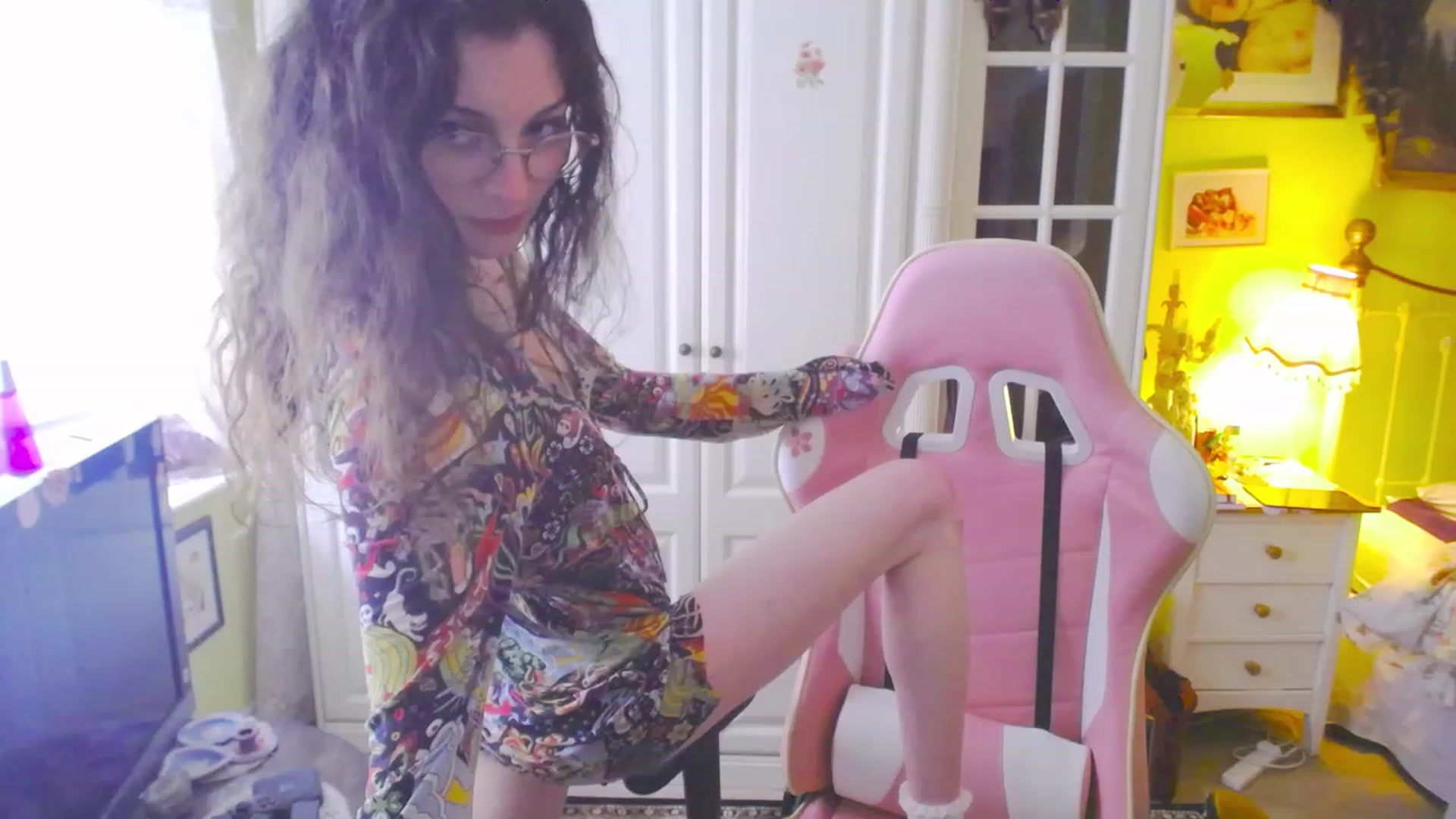 Gallery image thumbnail from viola__'s myfreecams stream on, 03/17/2023, 18:31 image 4 of 20