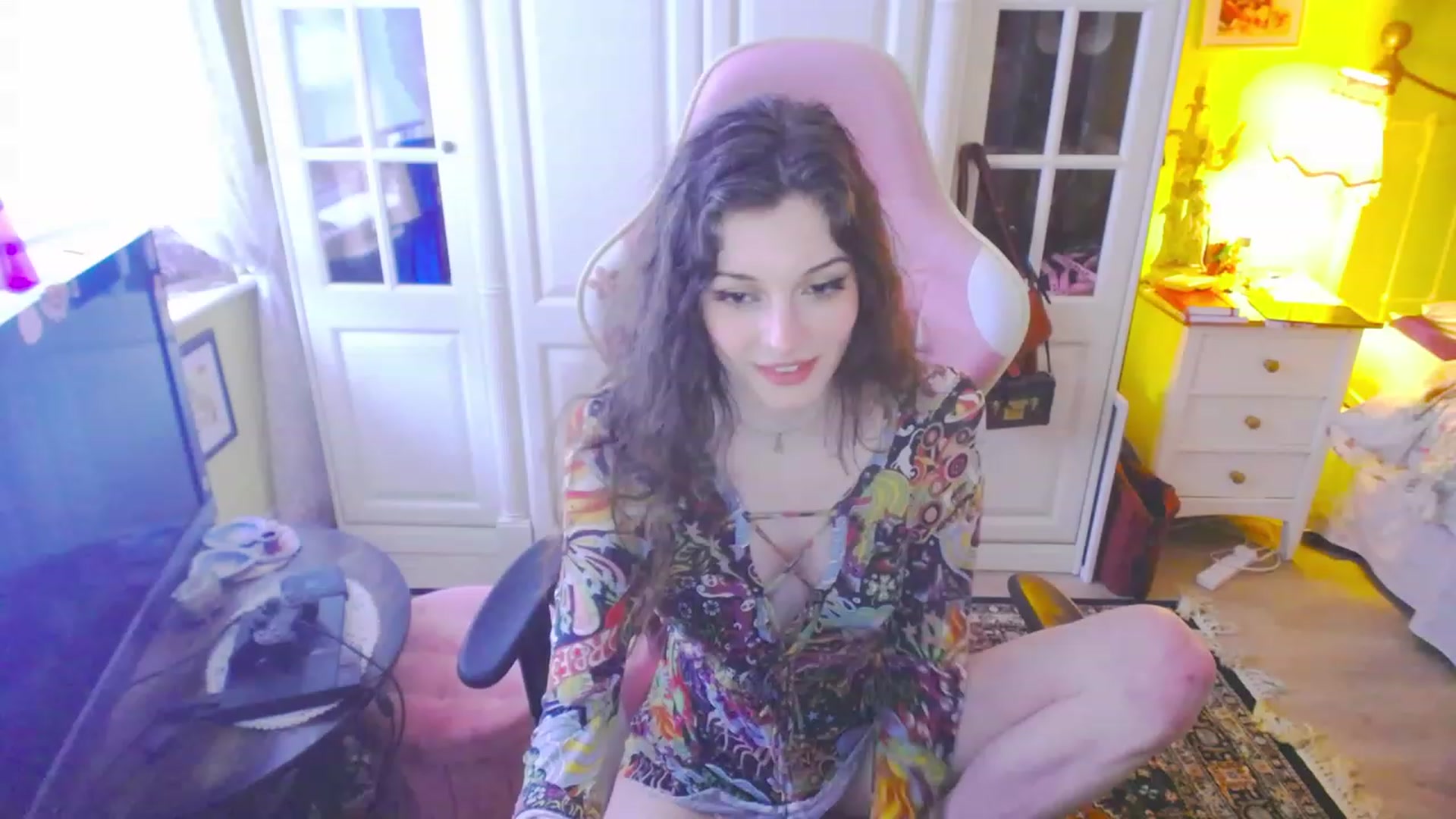 Gallery image thumbnail from viola__'s myfreecams stream on, 03/17/2023, 18:31 image 2 of 20