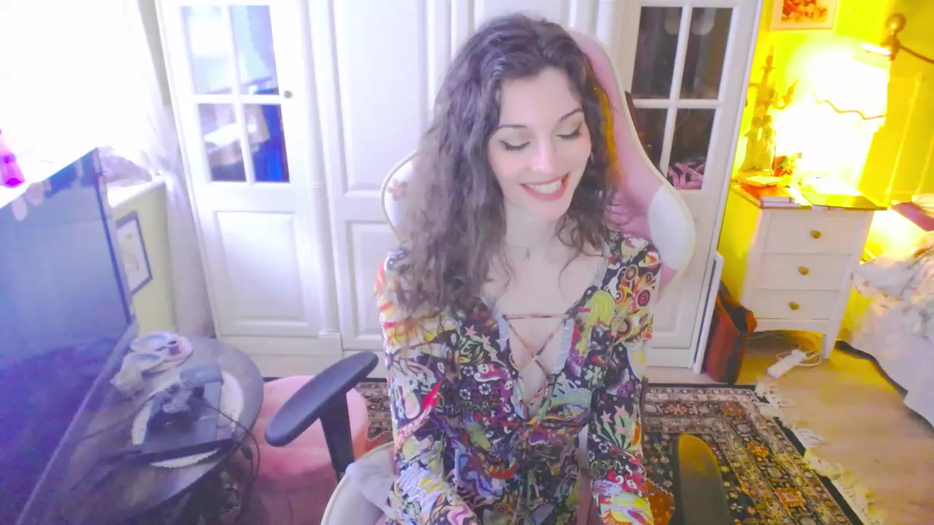 Gallery image thumbnail from viola__'s myfreecams stream on, 03/17/2023, 18:31 image 3 of 20