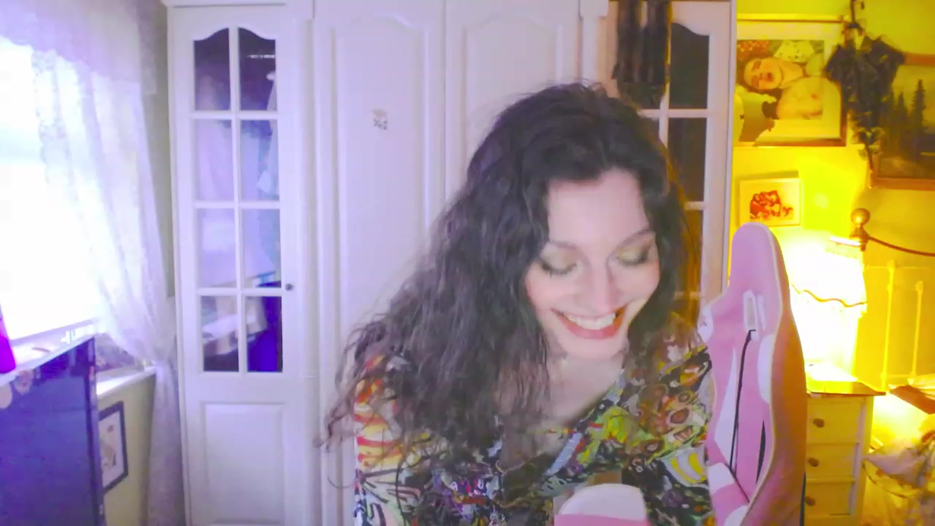 Gallery image thumbnail from viola__'s myfreecams stream on, 03/17/2023, 18:31 image 17 of 20