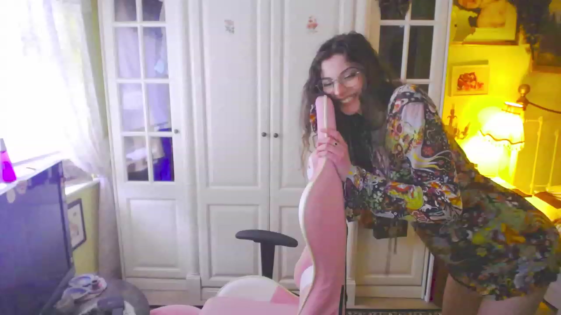 Gallery image thumbnail from viola__'s myfreecams stream on, 03/17/2023, 18:31 image 5 of 20