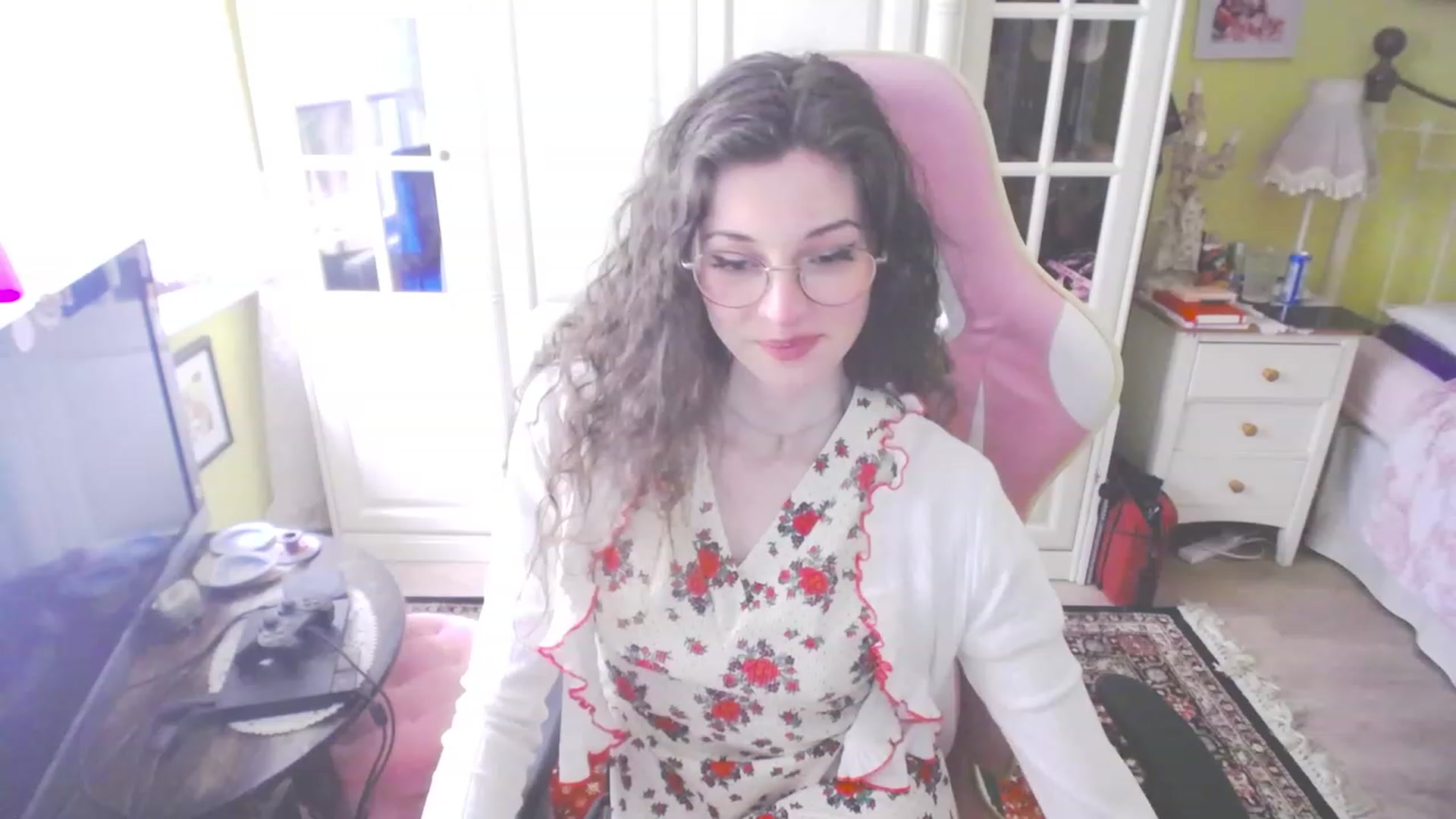 Gallery image thumbnail from viola__'s myfreecams stream on, 03/23/2023, 17:43 image 8 of 20