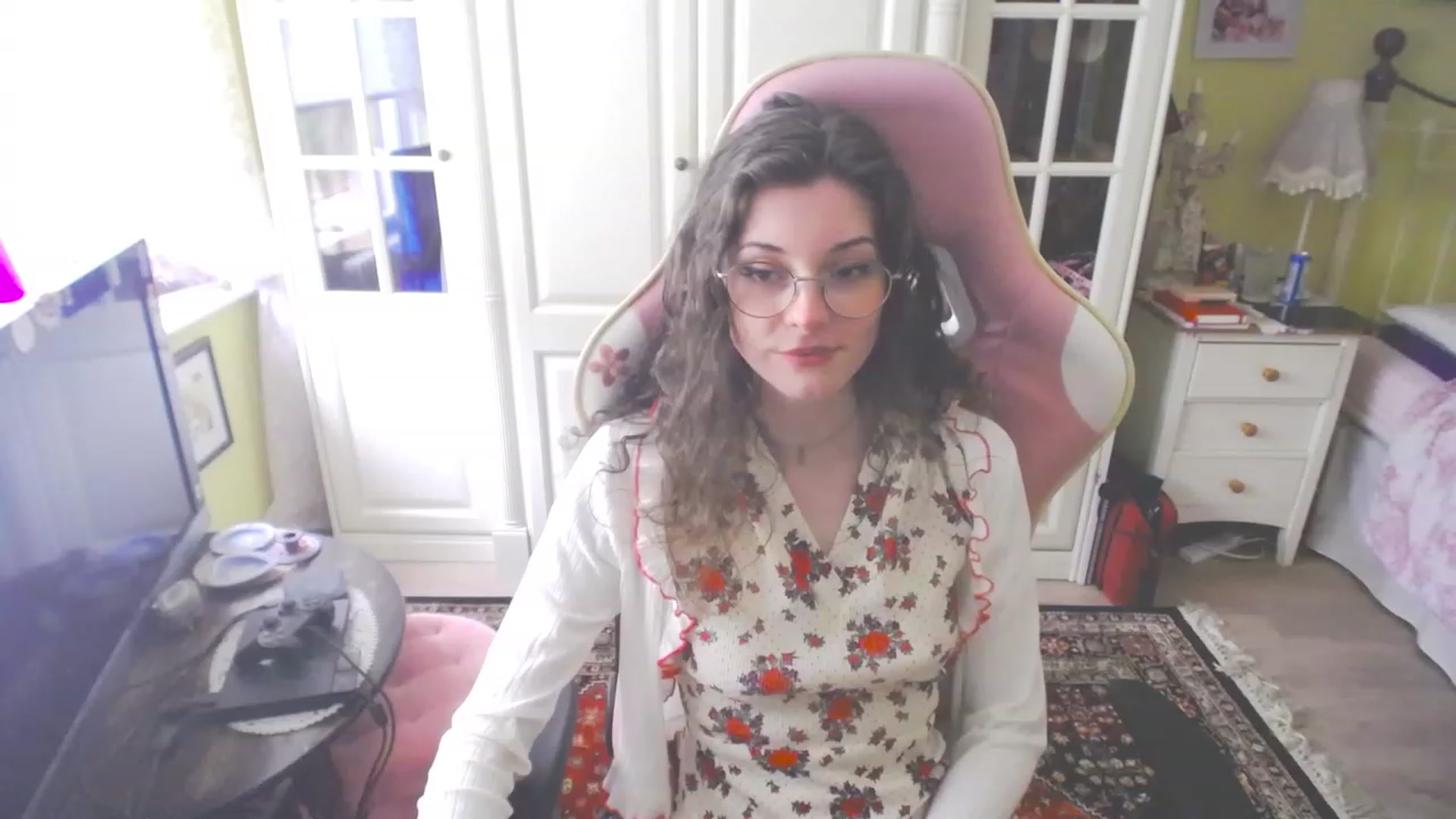 Gallery image thumbnail from viola__'s myfreecams stream on, 03/23/2023, 17:43 image 3 of 20