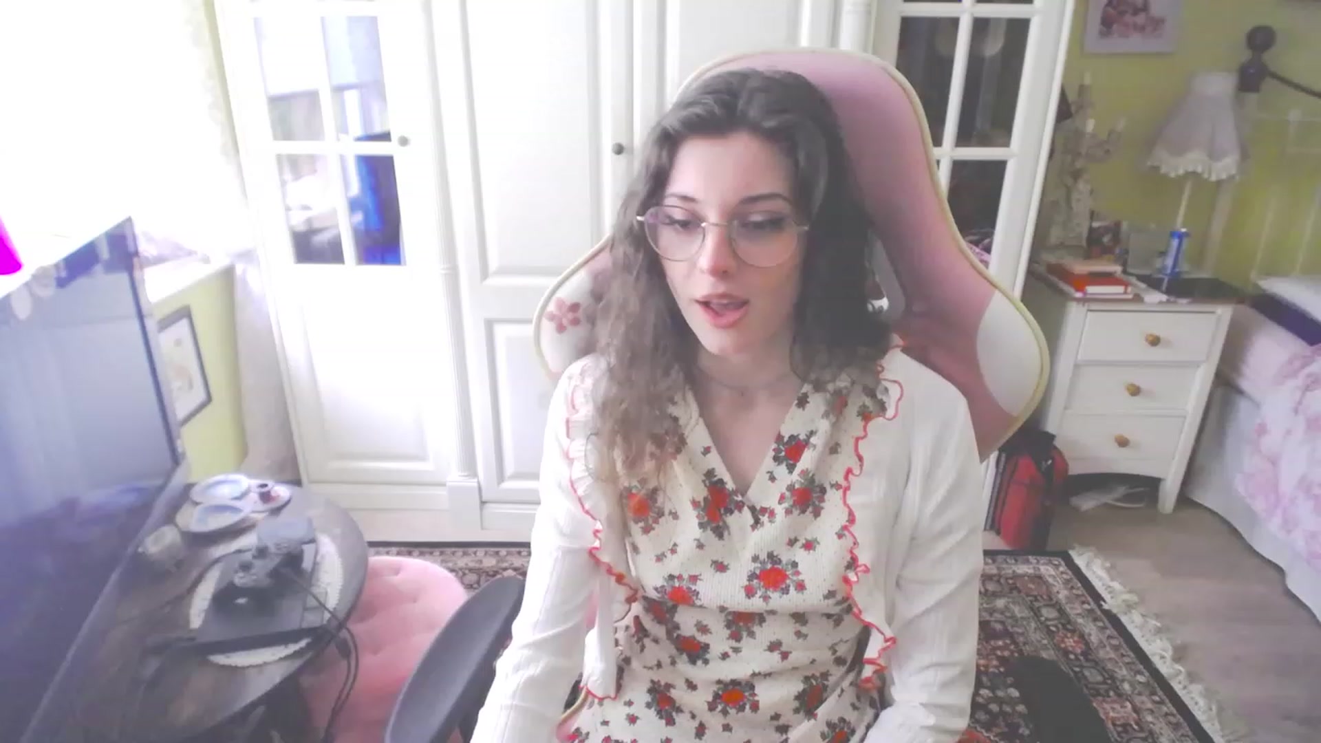 Gallery image thumbnail from viola__'s myfreecams stream on, 03/23/2023, 17:43 image 6 of 20