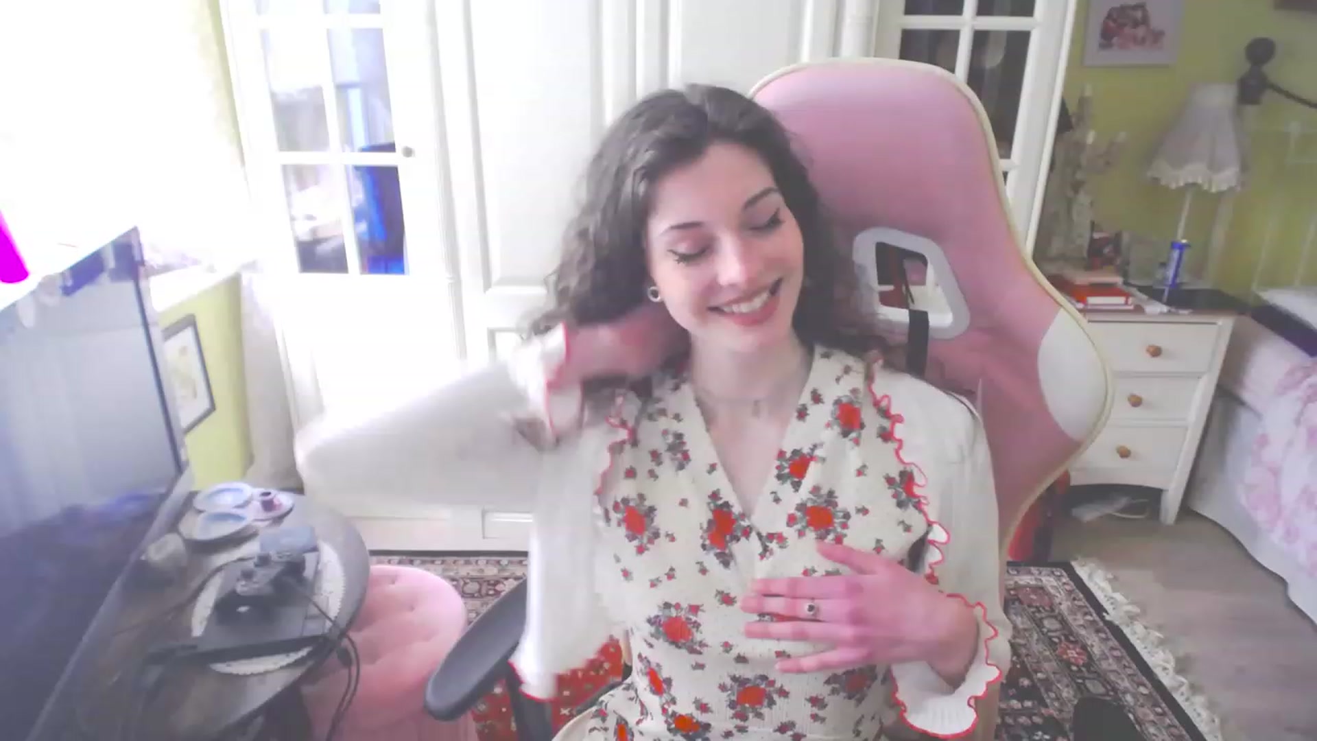 Gallery image thumbnail from viola__'s myfreecams stream on, 03/23/2023, 17:43 image 15 of 20