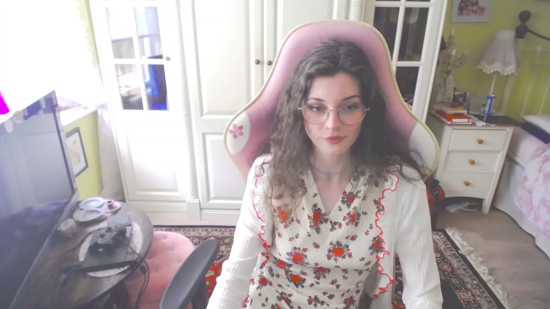 Gallery image thumbnail from viola__'s myfreecams stream on, 03/23/2023, 17:43 image 5 of 20