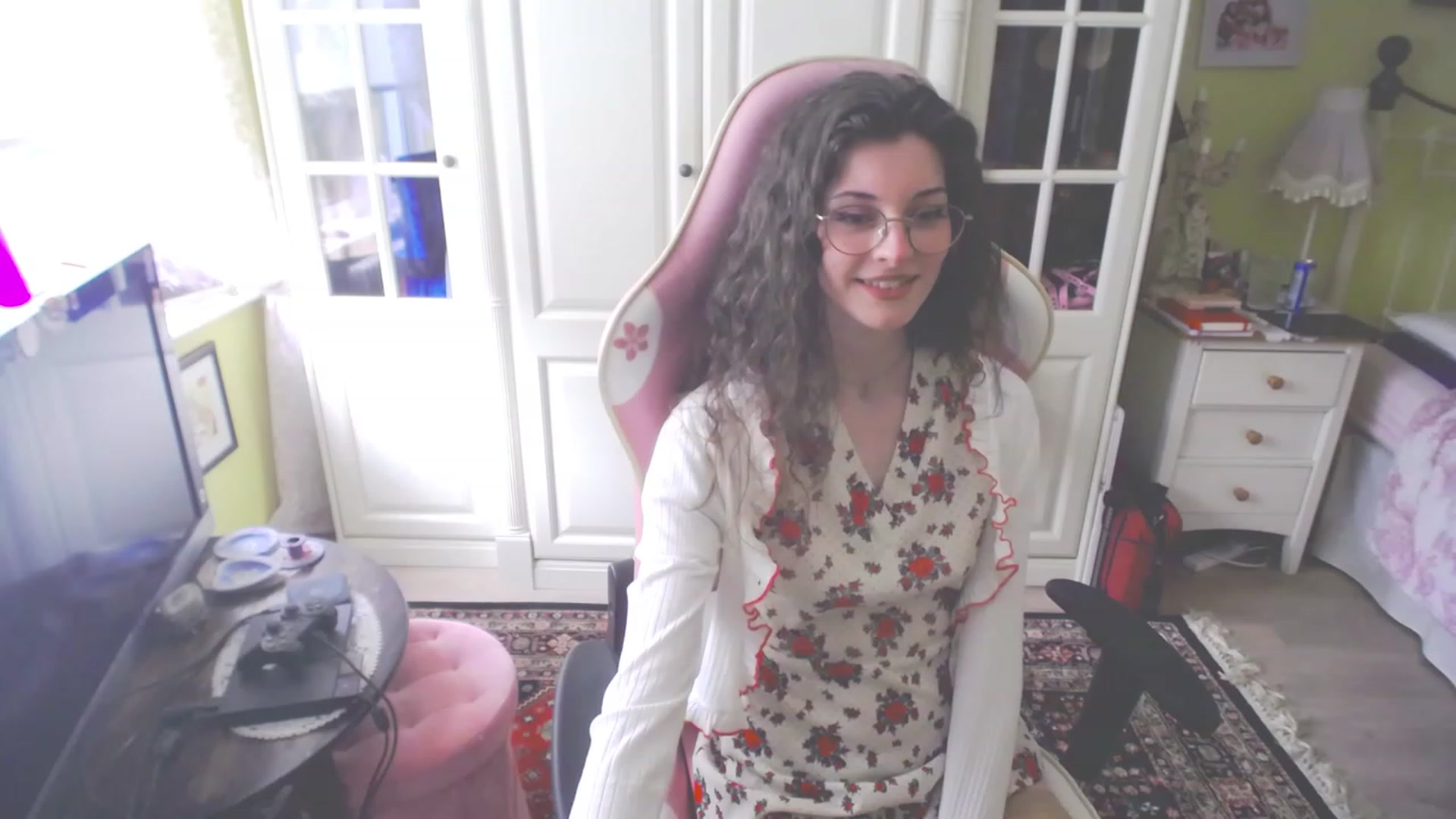 Gallery image thumbnail from viola__'s myfreecams stream on, 03/23/2023, 17:43 image 19 of 20