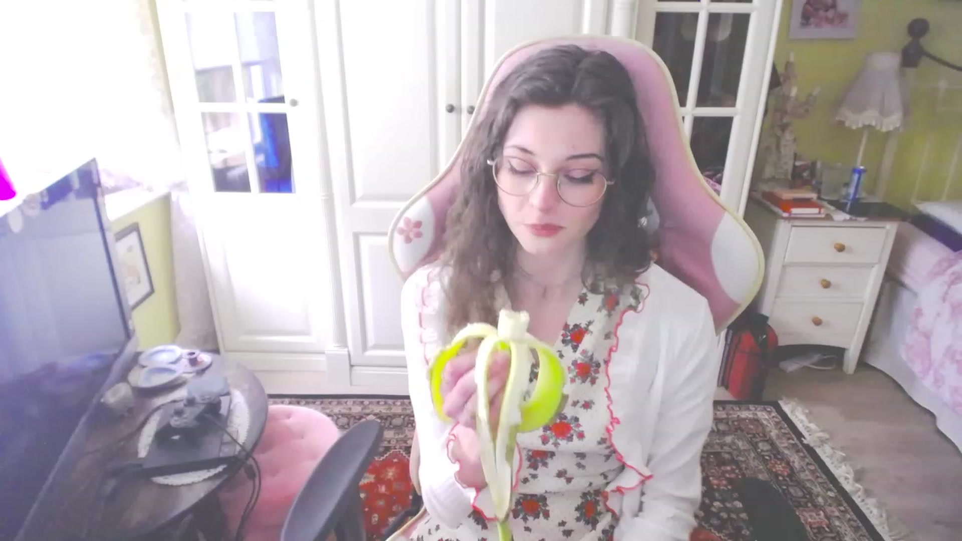Gallery image thumbnail from viola__'s myfreecams stream on, 03/23/2023, 17:43 image 7 of 20