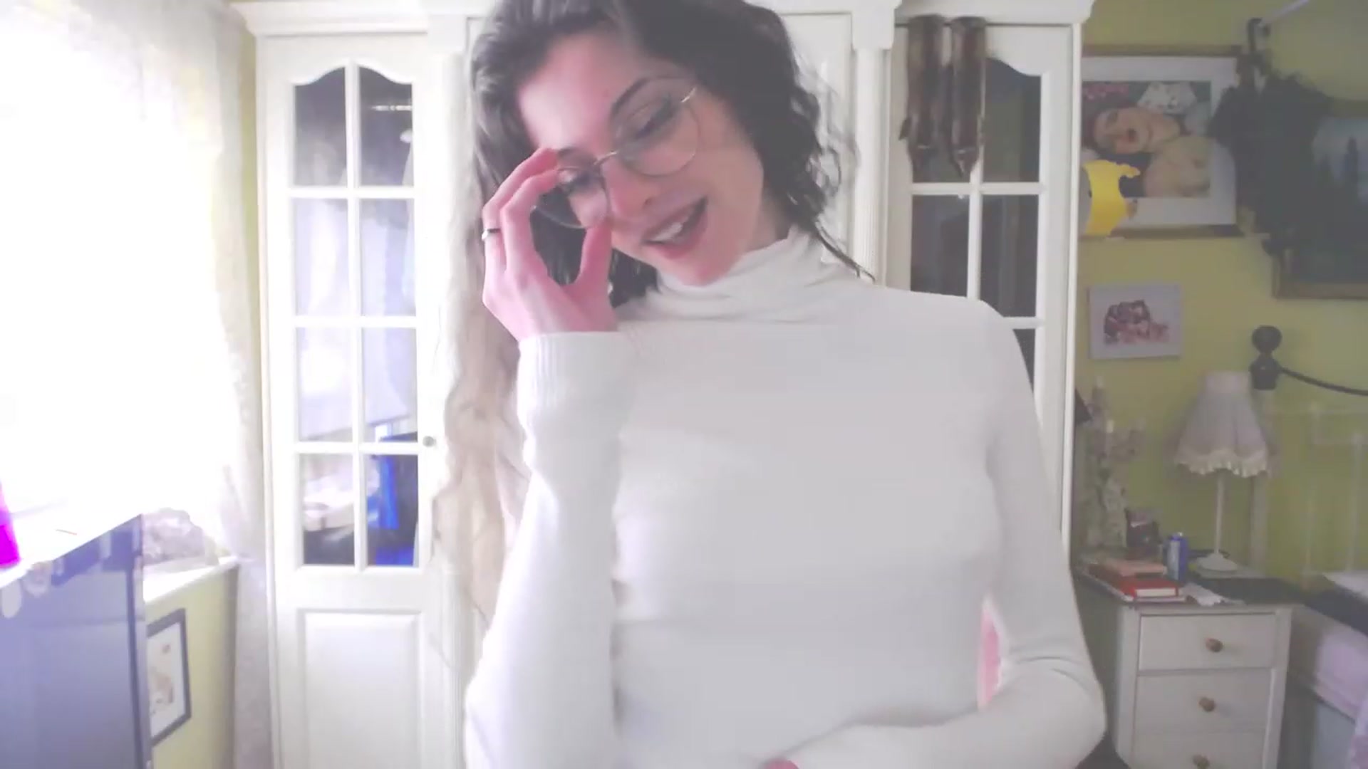 Gallery image thumbnail from viola__'s myfreecams stream on, 03/24/2023, 17:03 image 16 of 20