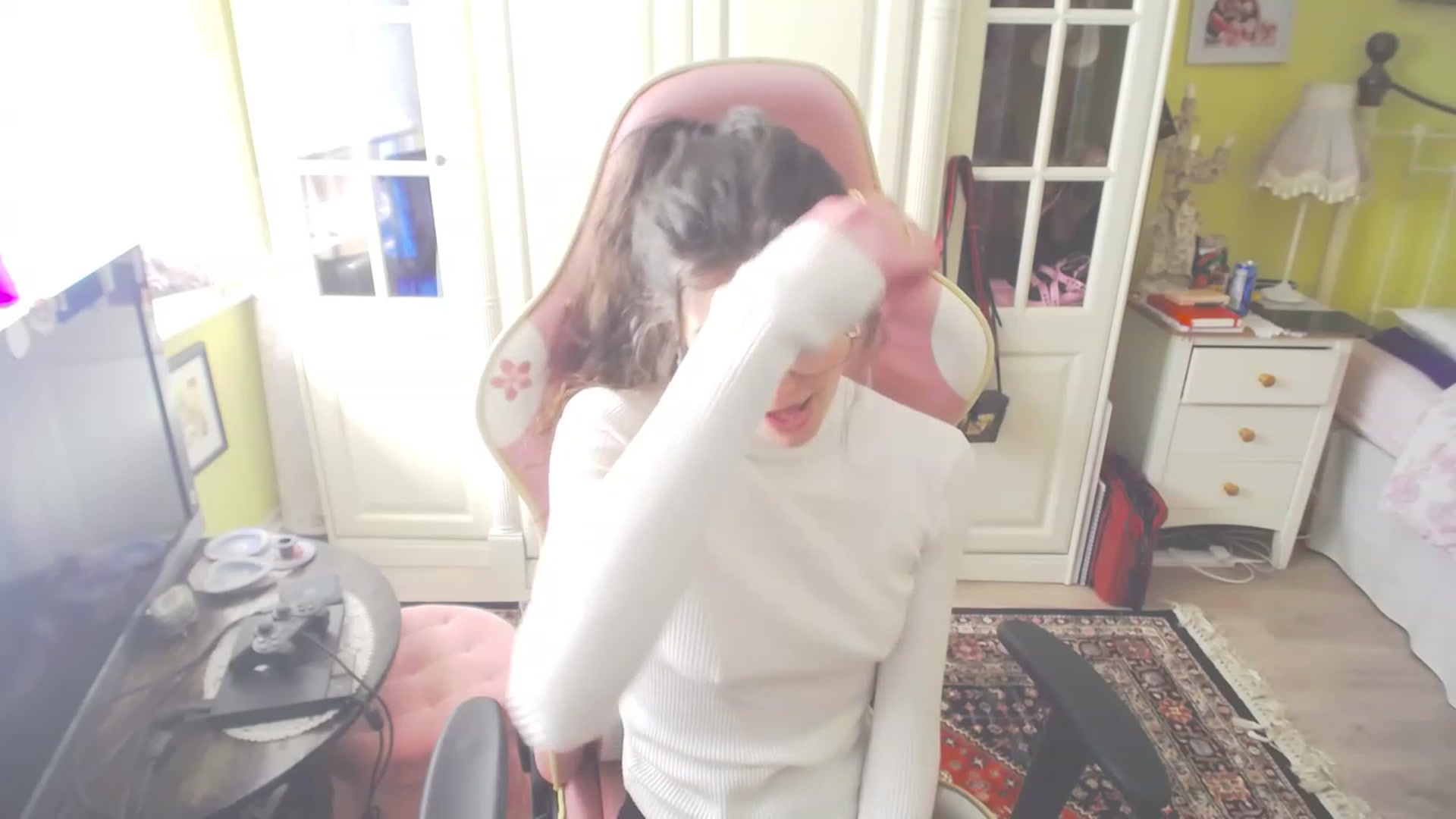 Gallery image thumbnail from viola__'s myfreecams stream on, 03/24/2023, 17:03 image 13 of 20