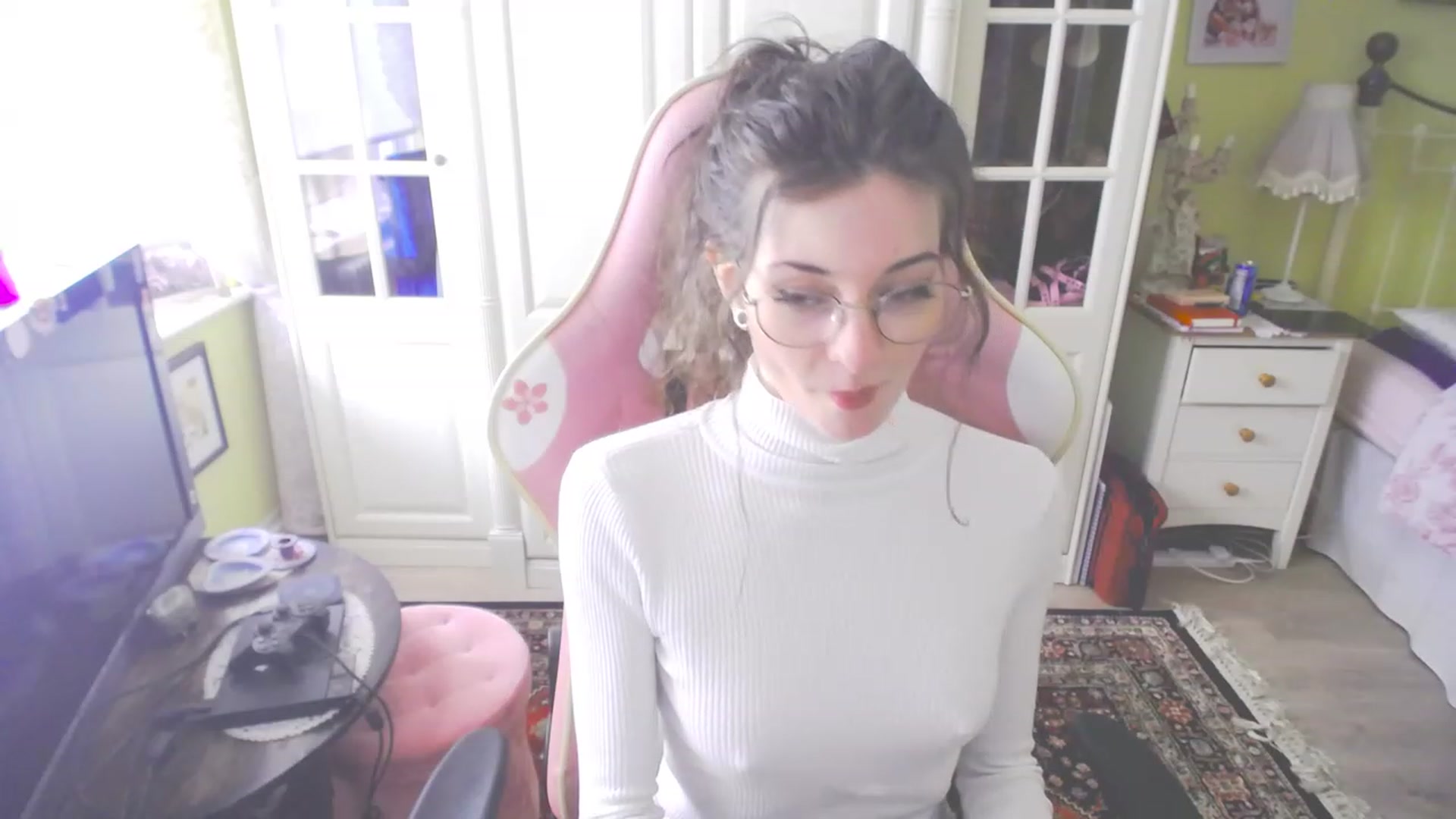 Gallery image thumbnail from viola__'s myfreecams stream on, 03/24/2023, 17:03 image 12 of 20
