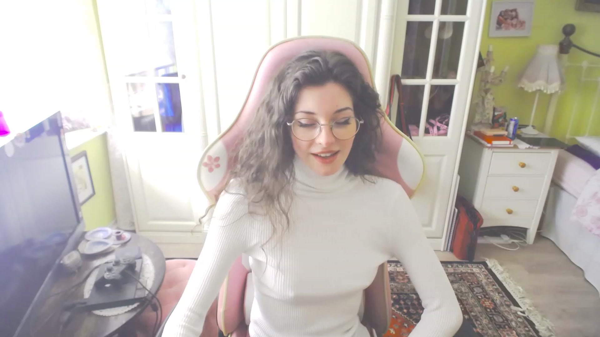 Gallery image thumbnail from viola__'s myfreecams stream on, 03/24/2023, 17:03 image 2 of 20