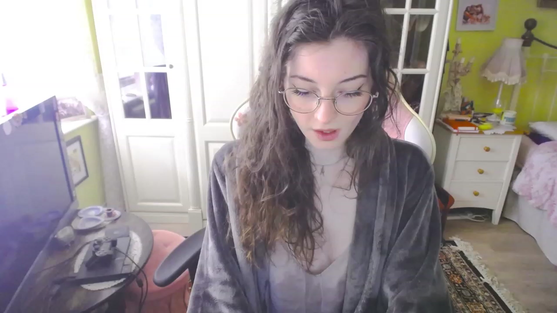 Gallery image thumbnail from viola__'s myfreecams stream on, 03/29/2023, 16:18 image 4 of 20