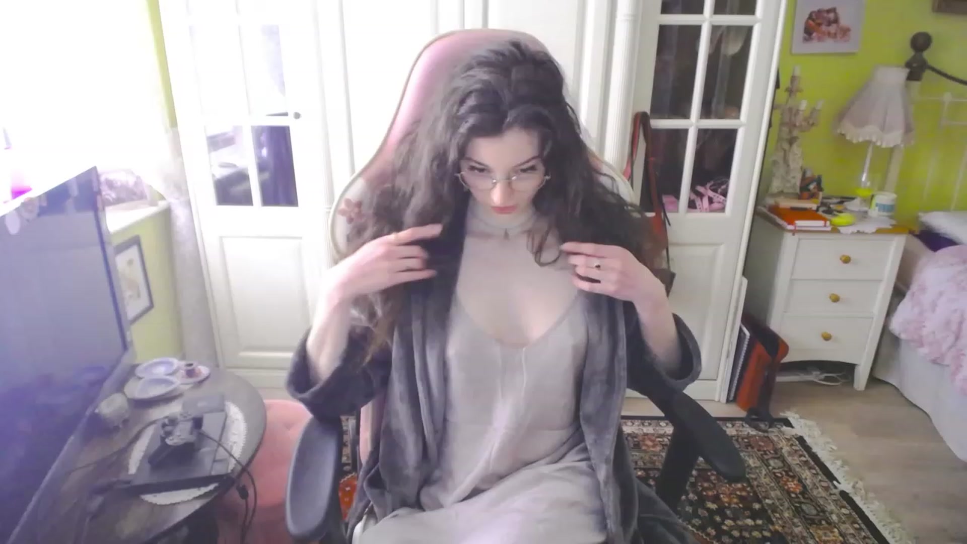 Gallery image thumbnail from viola__'s myfreecams stream on, 03/29/2023, 16:18 image 5 of 20