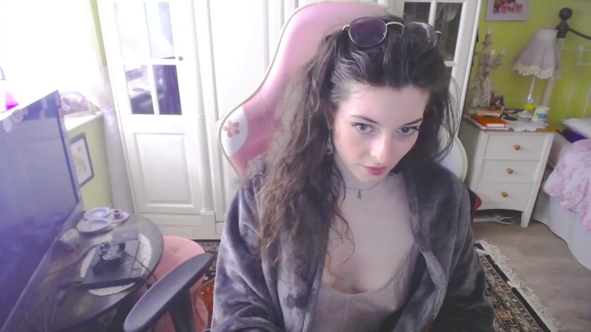 Gallery image thumbnail from viola__'s myfreecams stream on, 03/29/2023, 16:18 image 20 of 20