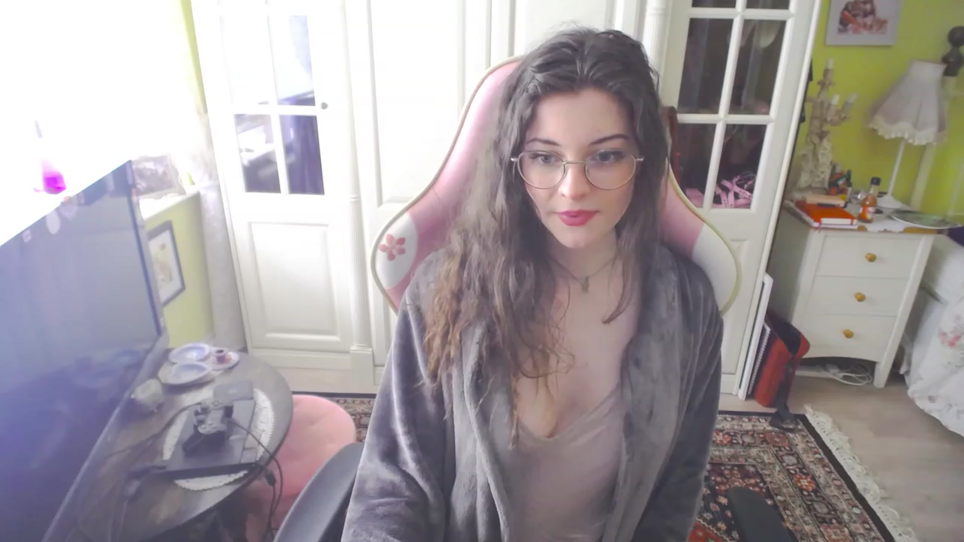 Gallery image thumbnail from viola__'s myfreecams stream on, 03/30/2023, 16:54 image 3 of 20