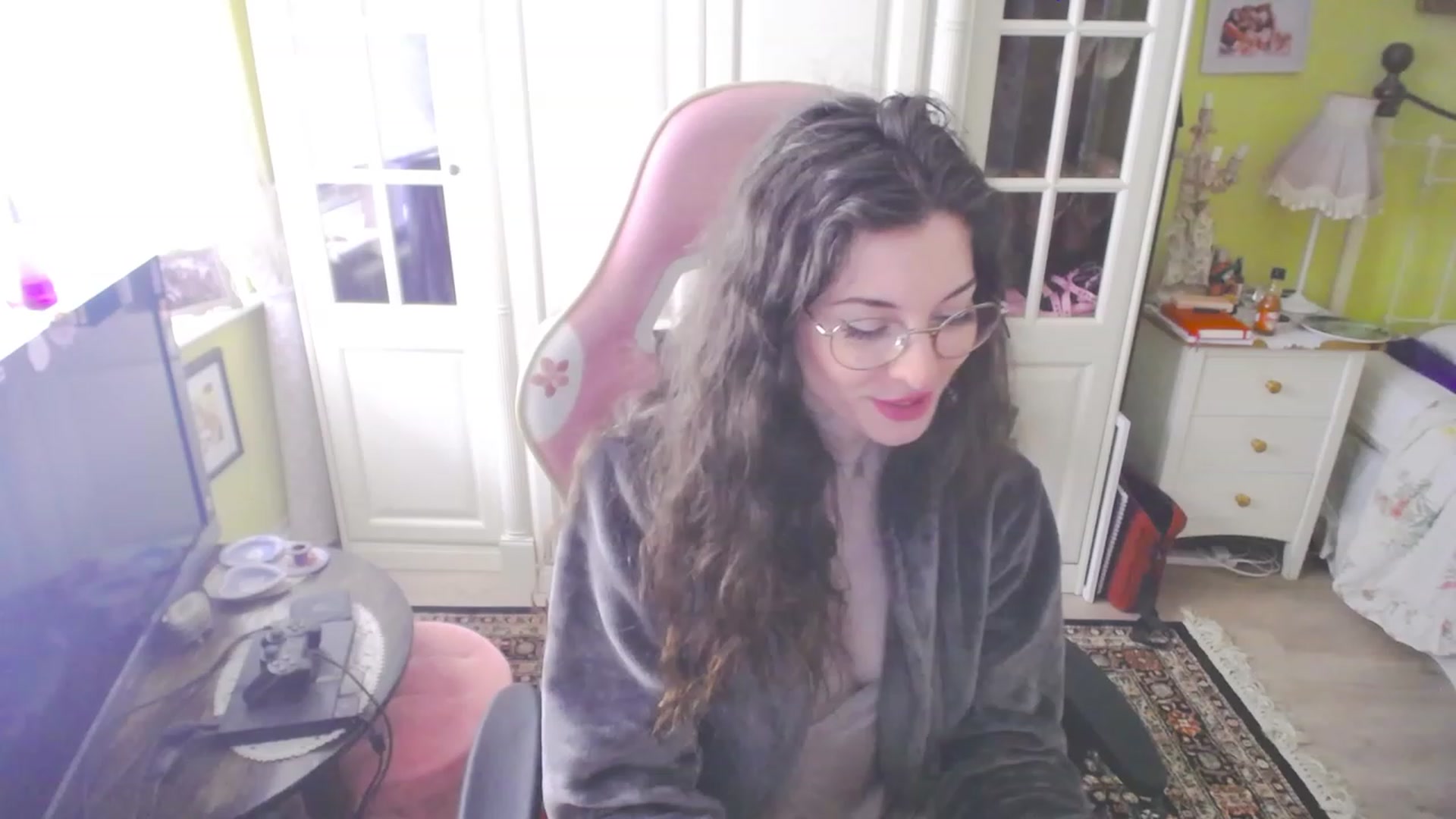 Gallery image thumbnail from viola__'s myfreecams stream on, 03/30/2023, 16:54 image 13 of 20