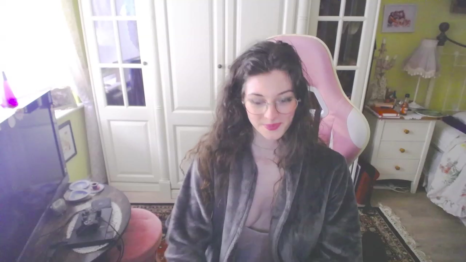 Gallery image thumbnail from viola__'s myfreecams stream on, 03/30/2023, 16:54 image 17 of 20